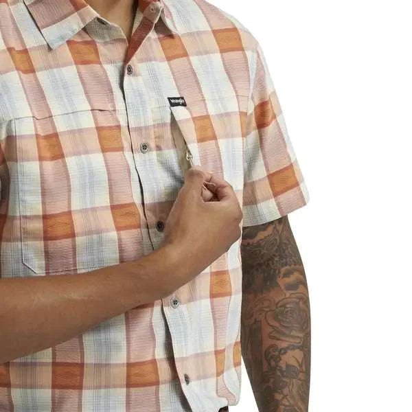 WRANGLER MEN ALL TERRAIN GEAR SHORT SLEEVE SHIRT GREEN 112375102 Laherradurawwnc.com