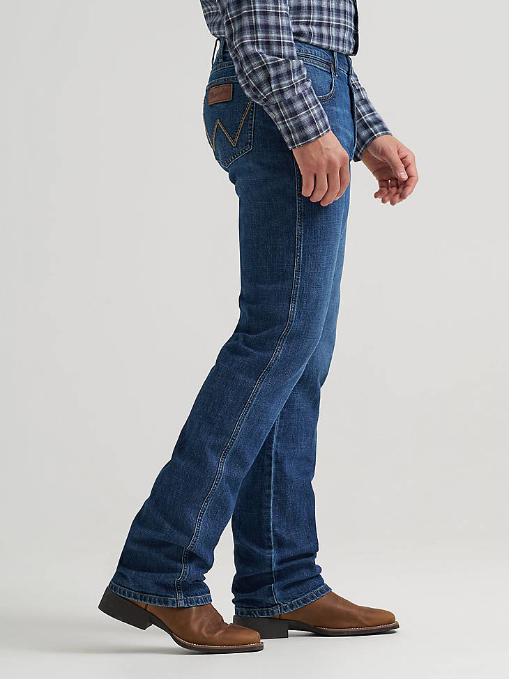 WRANGLER MEN’S JEANS RETRO SLIM STRAIGHT MEDIUM WASH 112381600