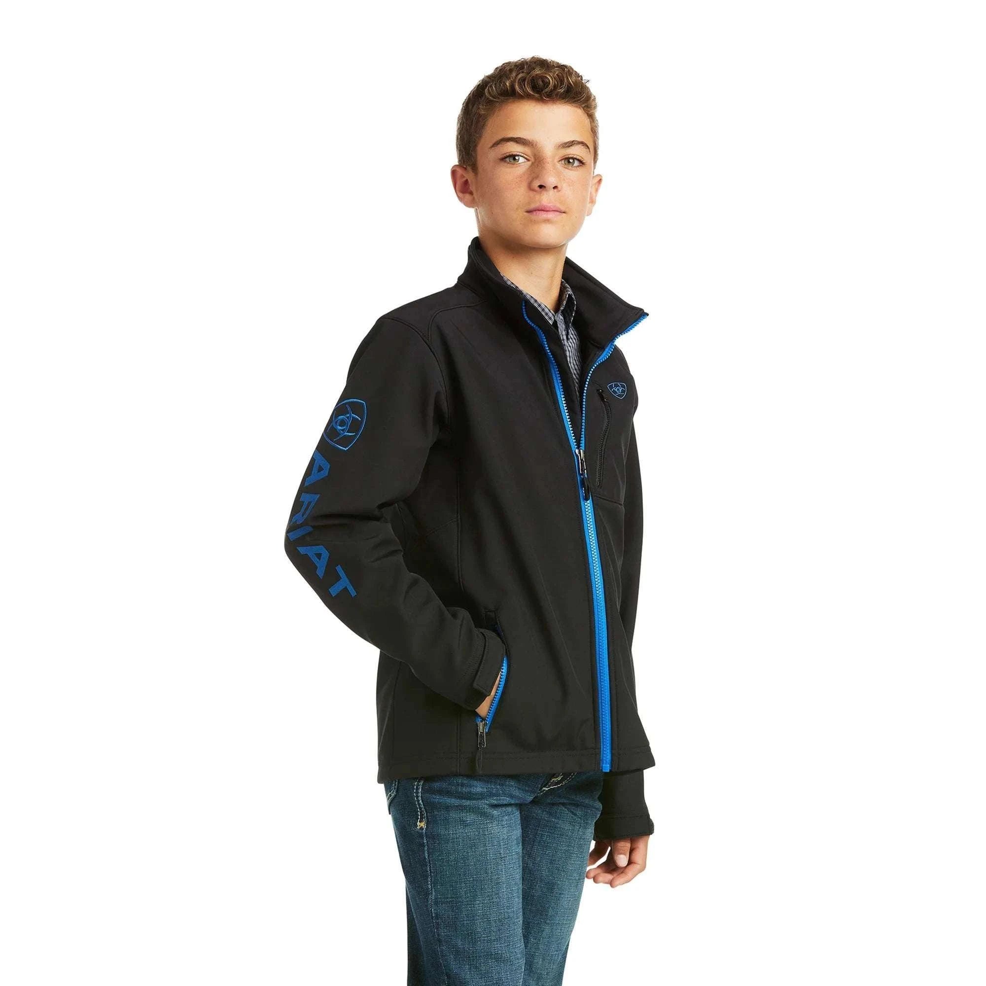 ARIAT YOUTH SOFT SHELL LOGO JKT BLACK/ COLBALT 10037363 Laherradurawwnc.com
