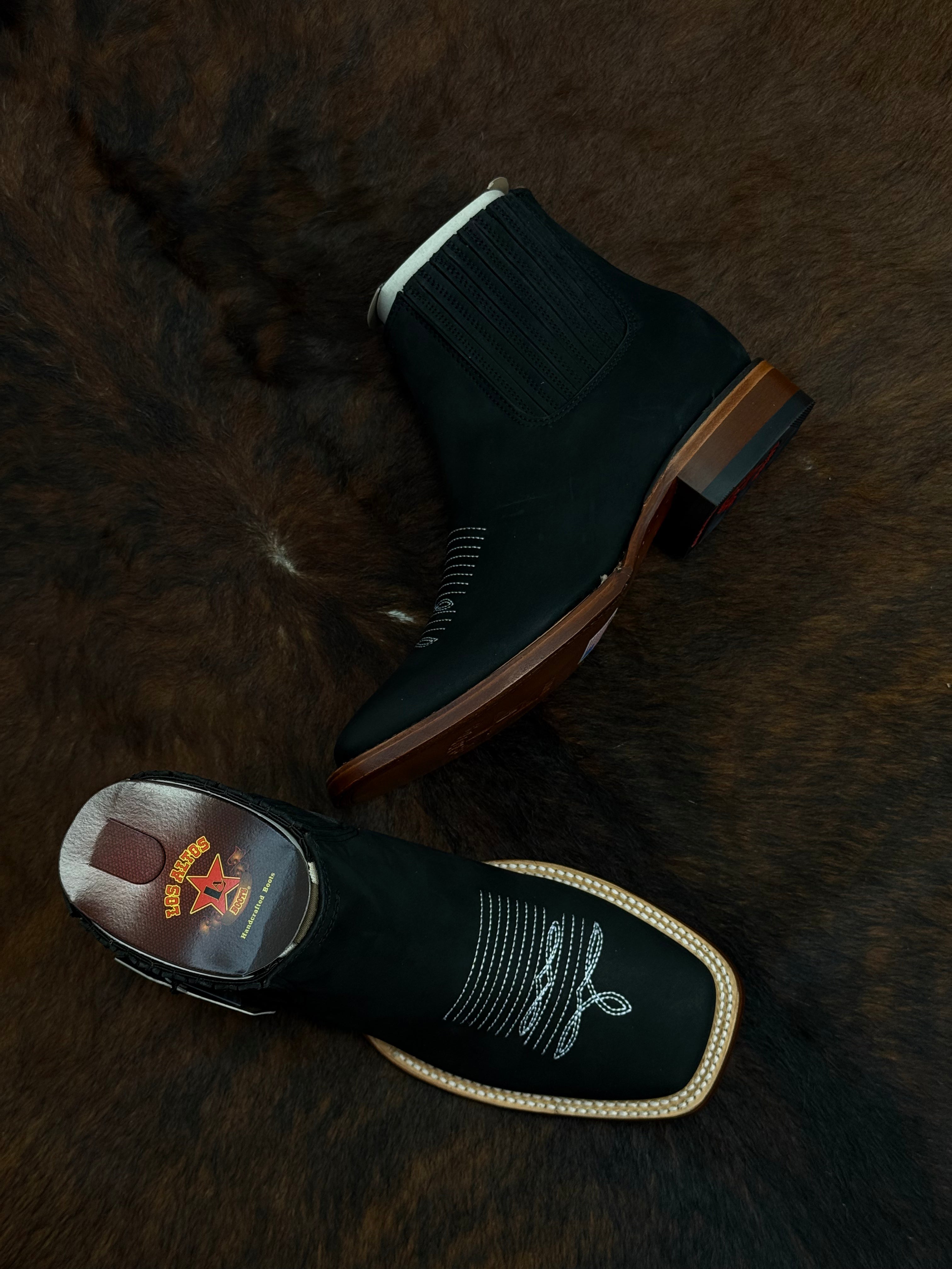 LOS ALTOS MEN BOTÍN WIDE SQUARE TOE NUBUCK BLACK 82BM26305