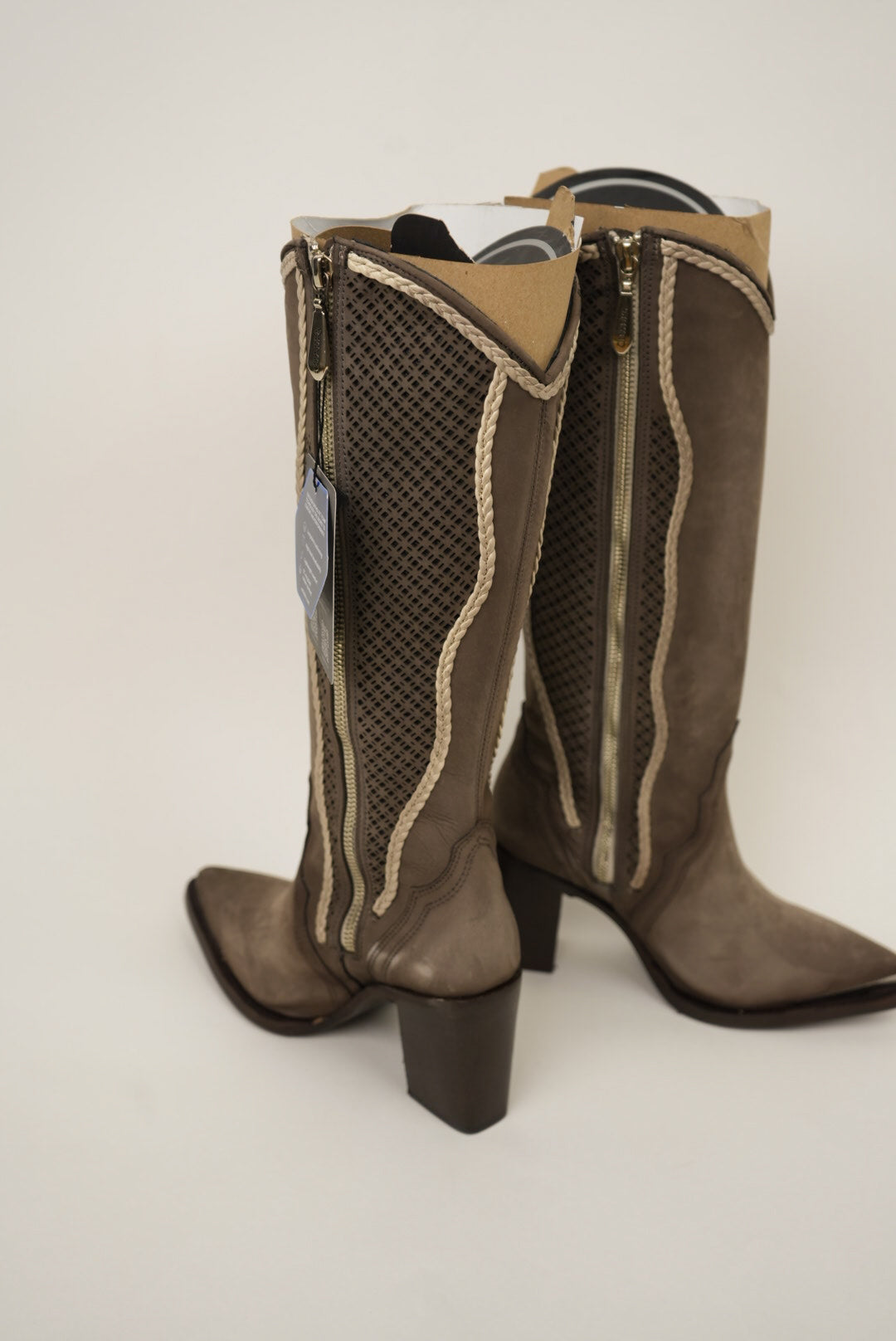 WOMEN’S CUADRA RES BESSERO NOBUCK GRIS CC335