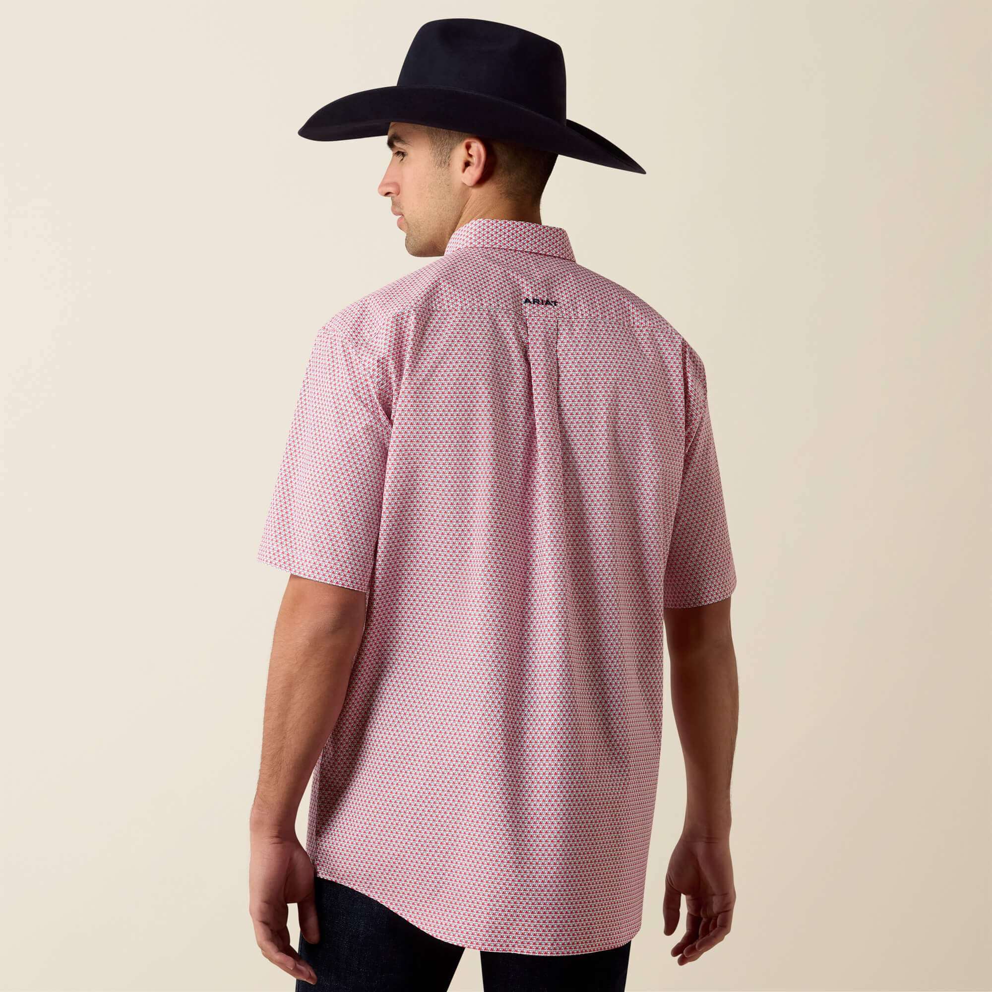 ARIAT MEN BOWMANSS SHRT HIBISCUS RED TRIANGLE PRINT 10073588 Laherradurawwnc.com