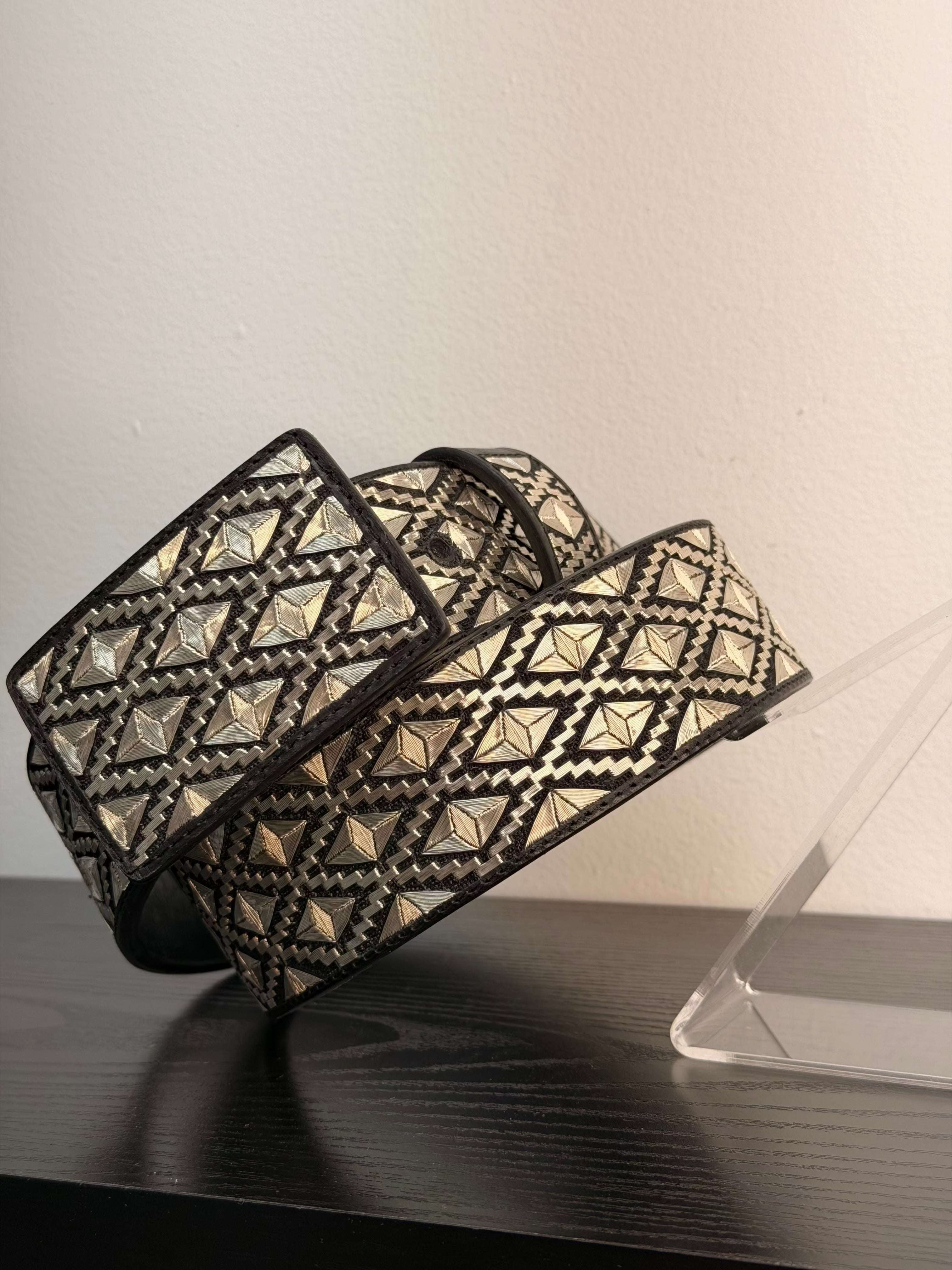 CINTO HILO DE PLATA DIAMANTÉ ESCALERA #30 Laherradurawwnc.com