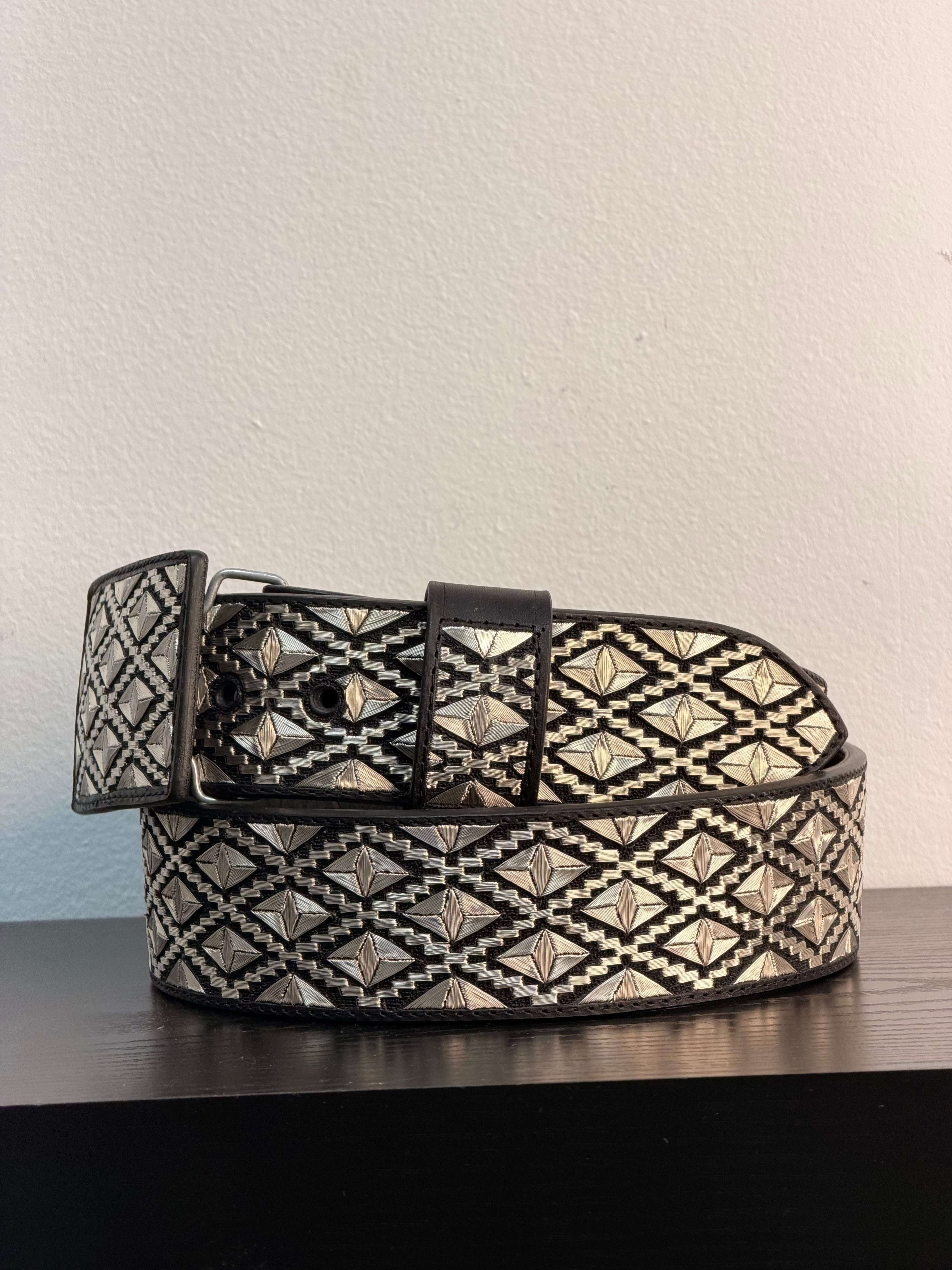 CINTO HILO DE PLATA DIAMANTÉ ESCALERA #30 Laherradurawwnc.com