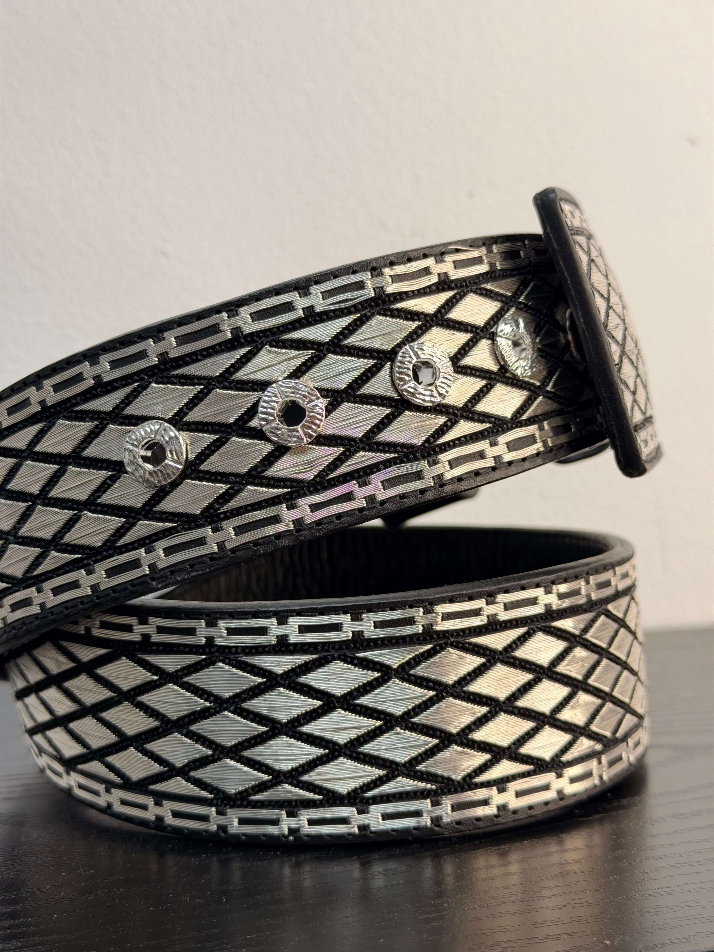 CINTURON HILO DE PLATA ROMBOS EXTRA TALA Laherradurawwnc.com