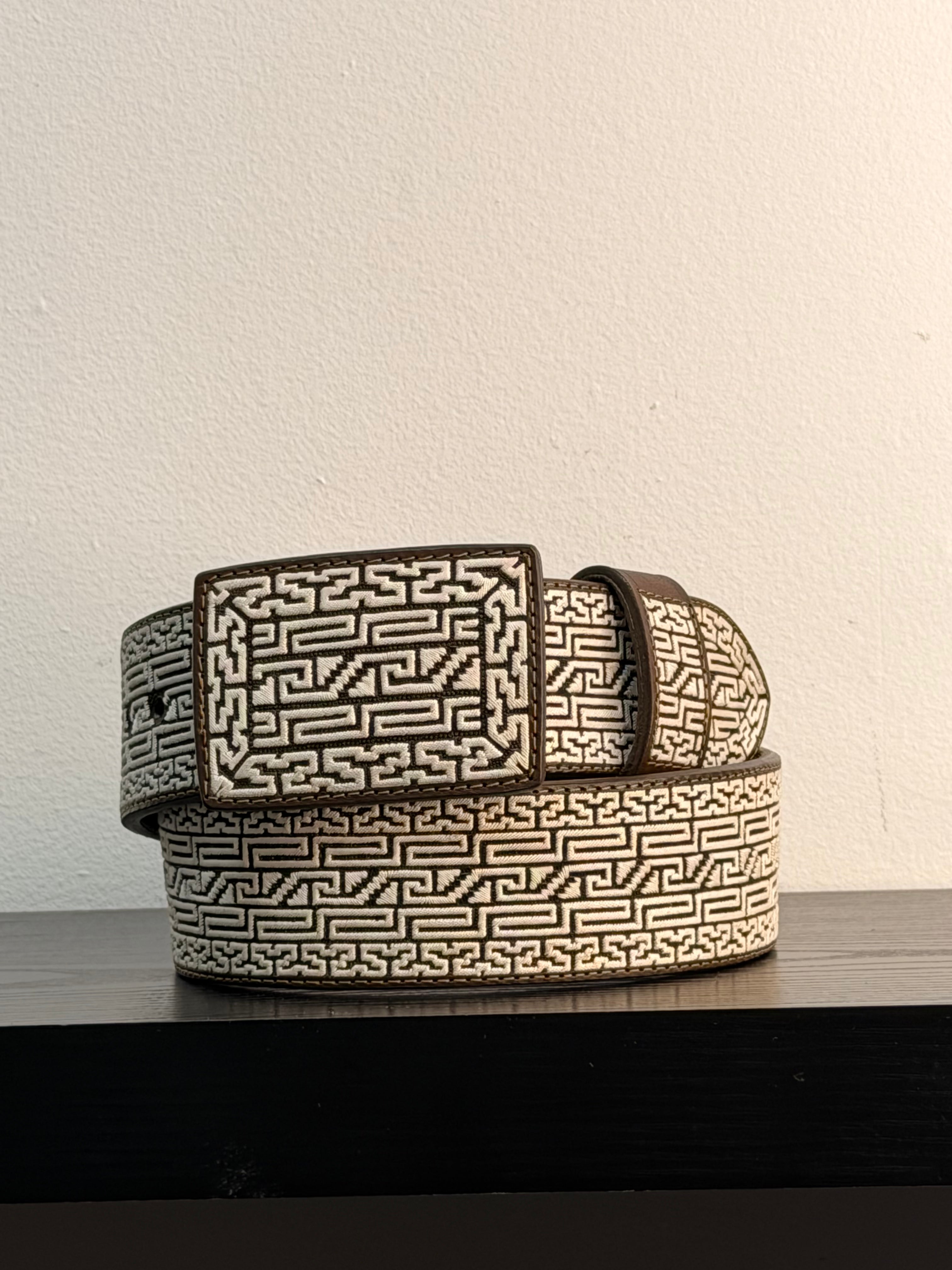 CINTURON BORDADO CON HILO DE PITA #25