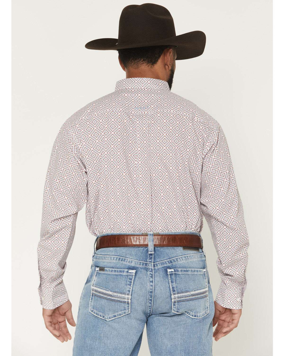 ARIAT MENS WHITE GEO PRINT CLASSIC FIT 10071609 Laherradurawwnc.com