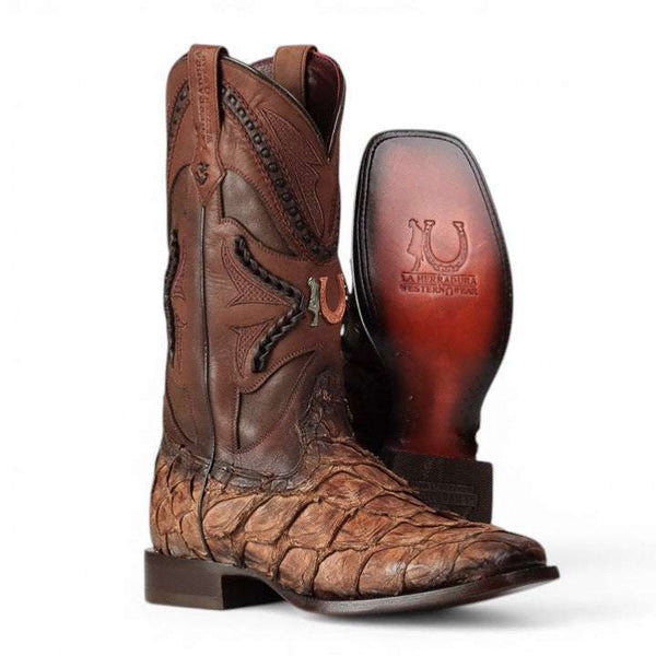 BOTA DE HOMBRE PREMIUM LA HERRADURA PESCADO EXÓTICO HIELO CAFÉ PUNTA CUADRADA