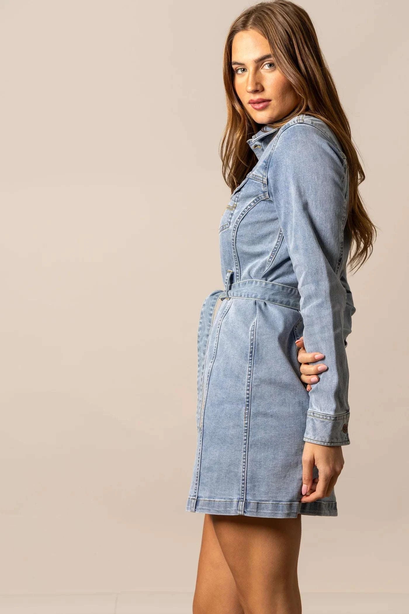 KIMES RANCH WOMENS DRESS WINSLOW TRUCKER LIGHT WASH INDIGO Laherradurawwnc.com