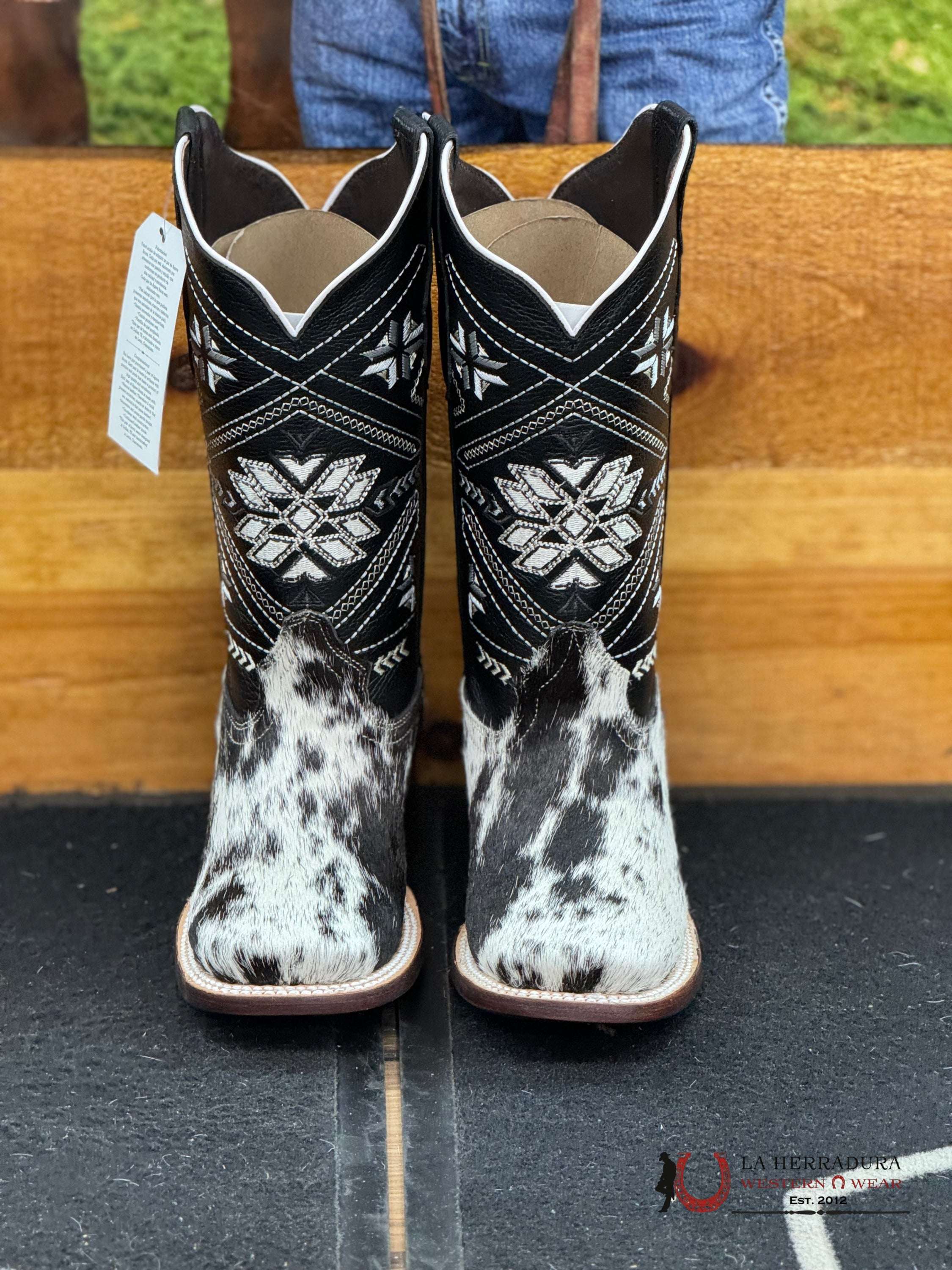 Agave Boots Black & White Cowhide (Every Pair Is Unique) Botas Mujeres