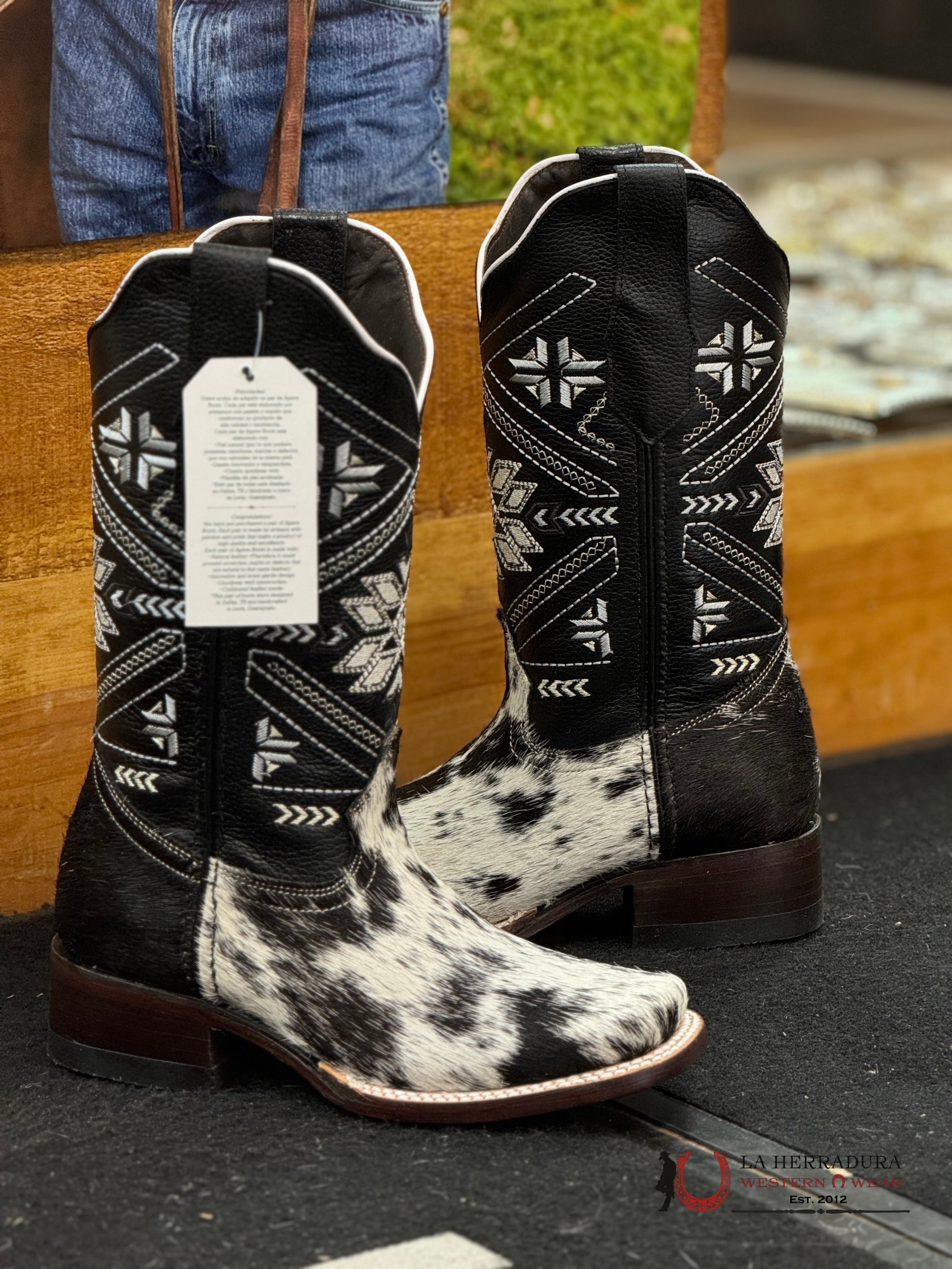 Agave Boots Black & White Cowhide (Every Pair Is Unique) Botas Mujeres