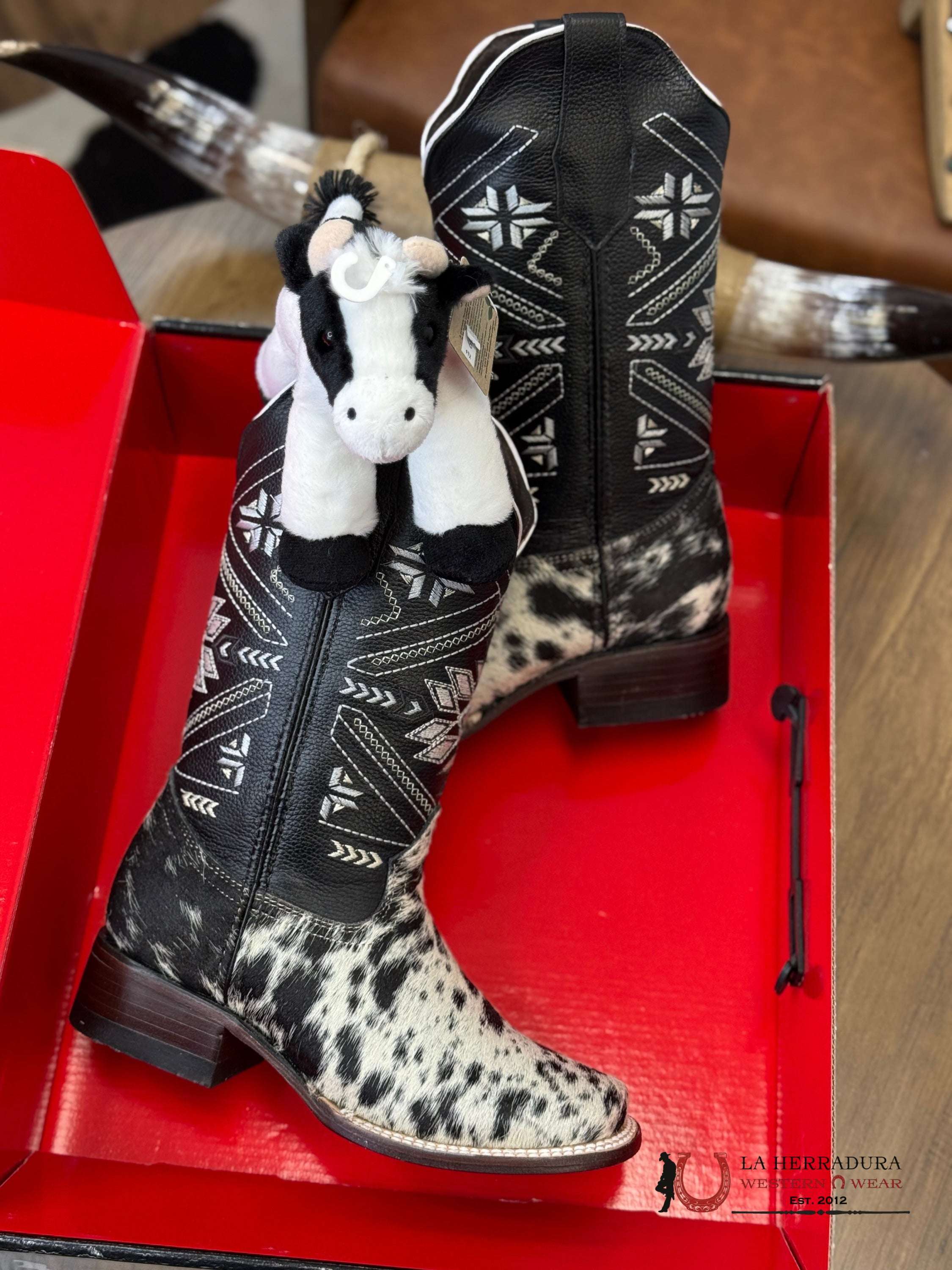 Agave Boots Black & White Cowhide (Every Pair Is Unique) Botas Mujeres