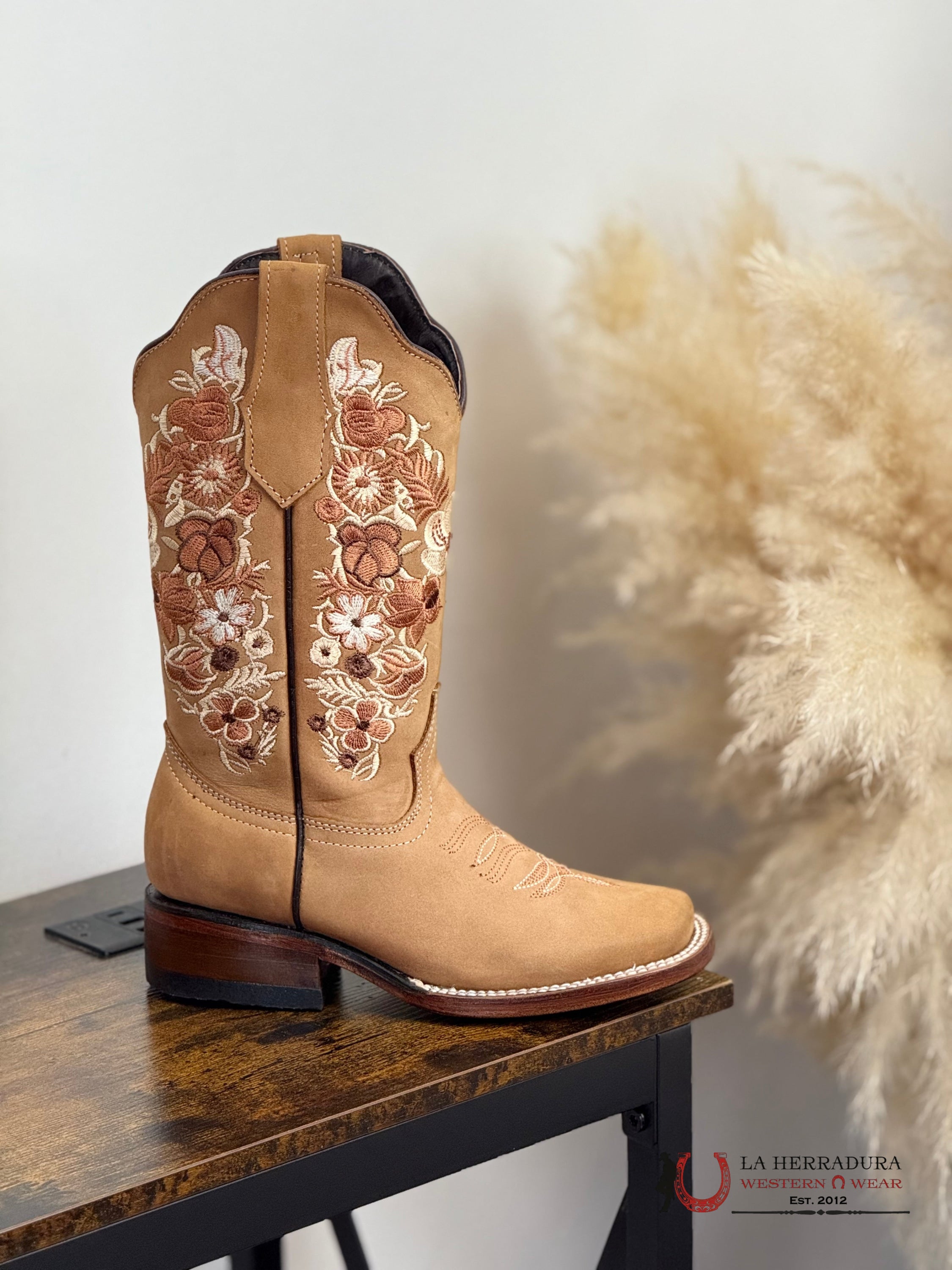AGAVE MAVINA NOBUCK ARENA SQUARE TOE BOOT BOTAS MUJERES
