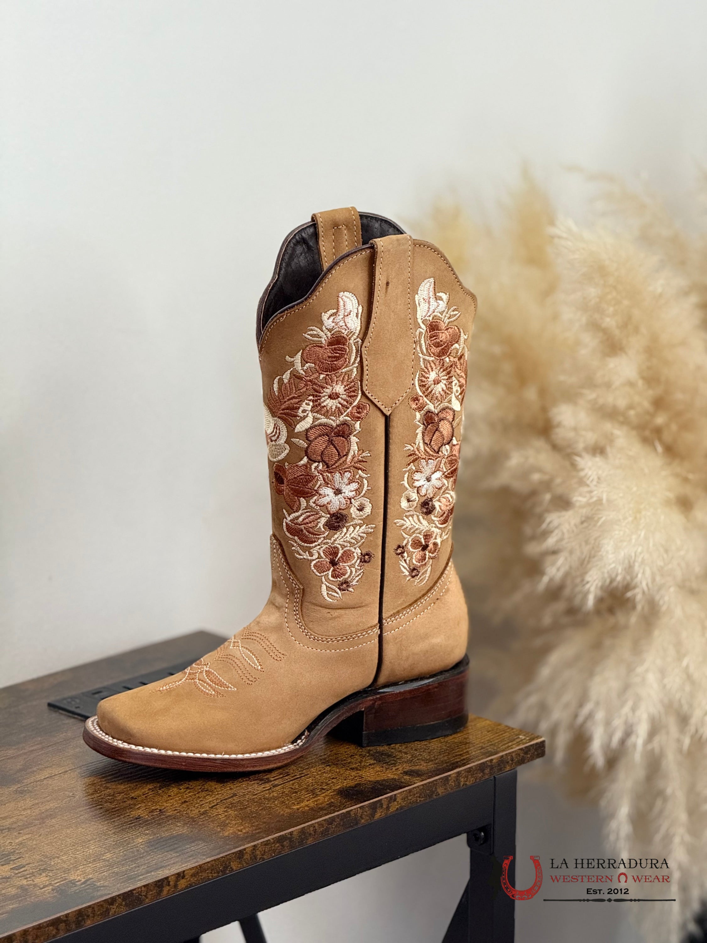AGAVE MAVINA NOBUCK ARENA SQUARE TOE BOOT BOTAS MUJERES
