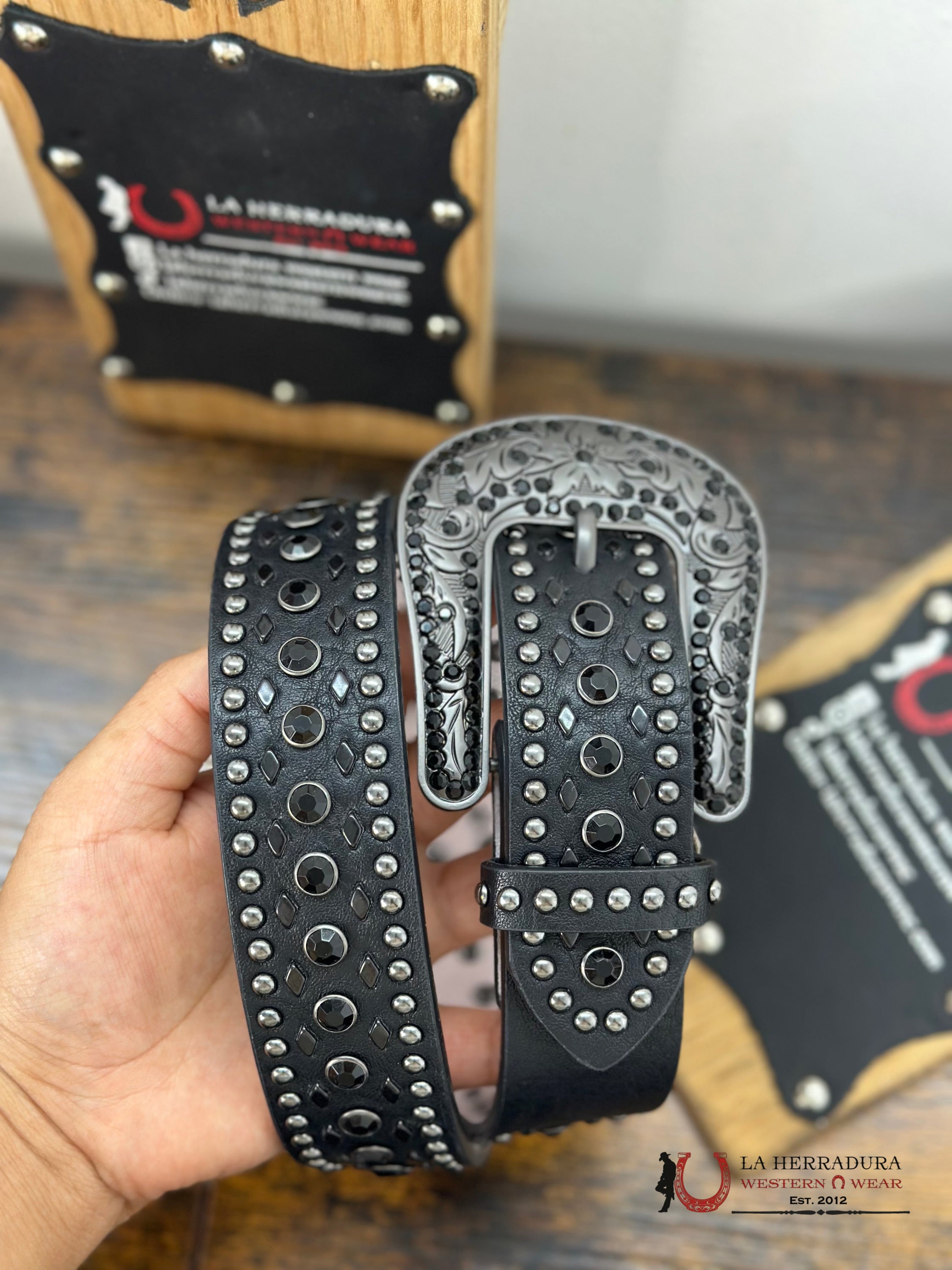 Angel Ranch All Black Embellish Belt Cinturones Mujeres