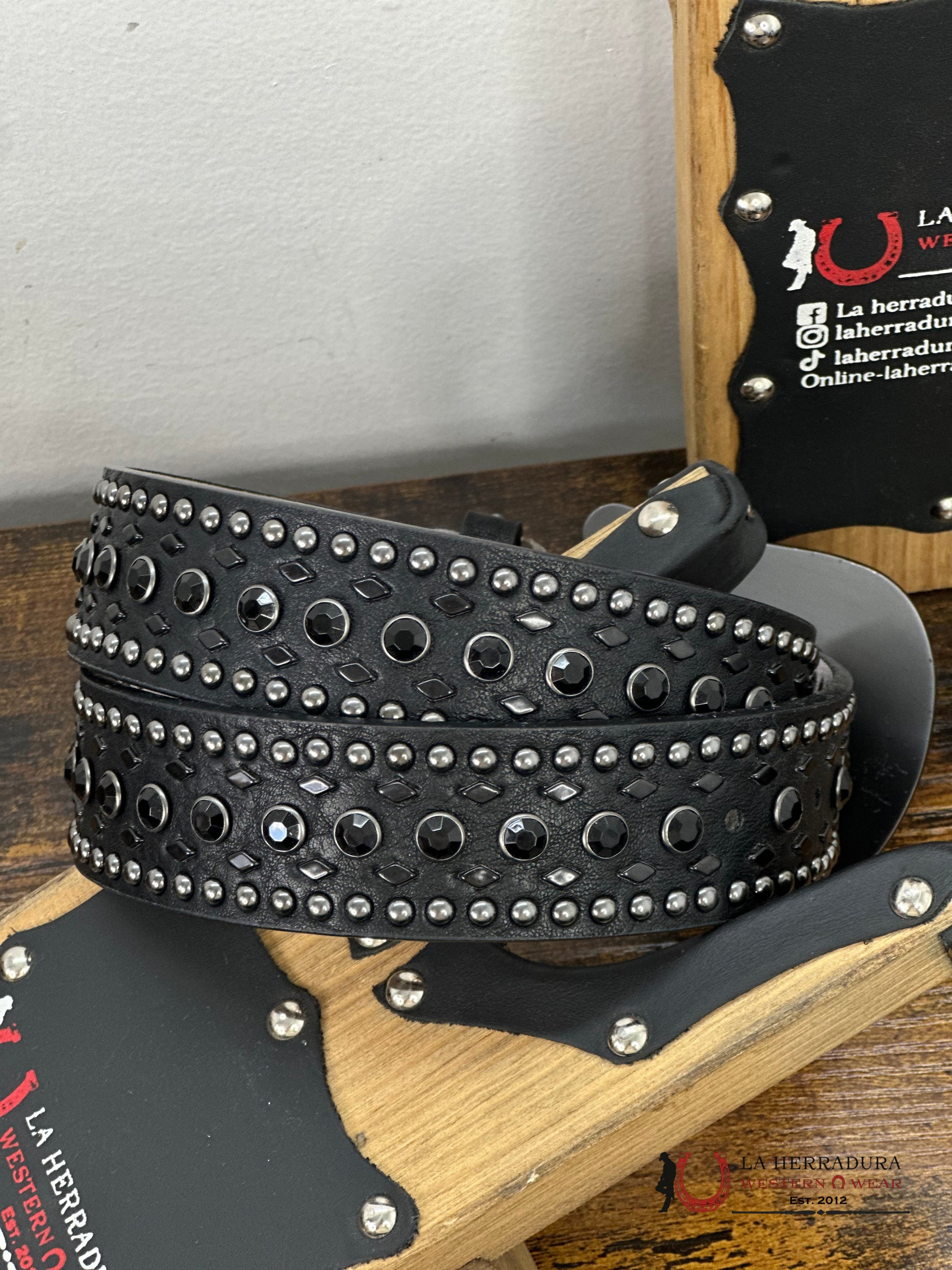 Angel Ranch All Black Embellish Belt Cinturones Mujeres