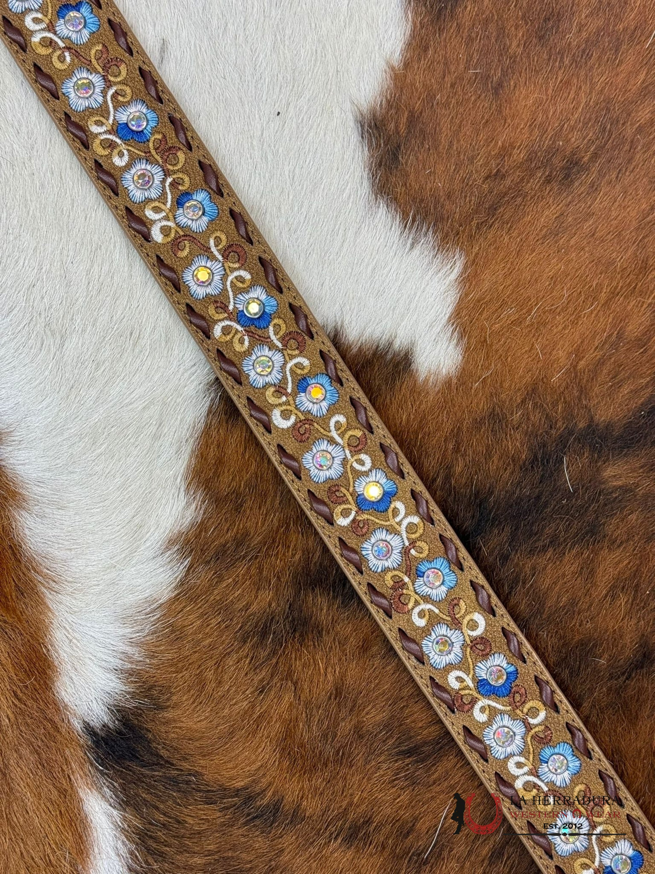 Angel Ranch Belt Light Tan Blue Flower Stitch Embellish Cinturones Mujeres