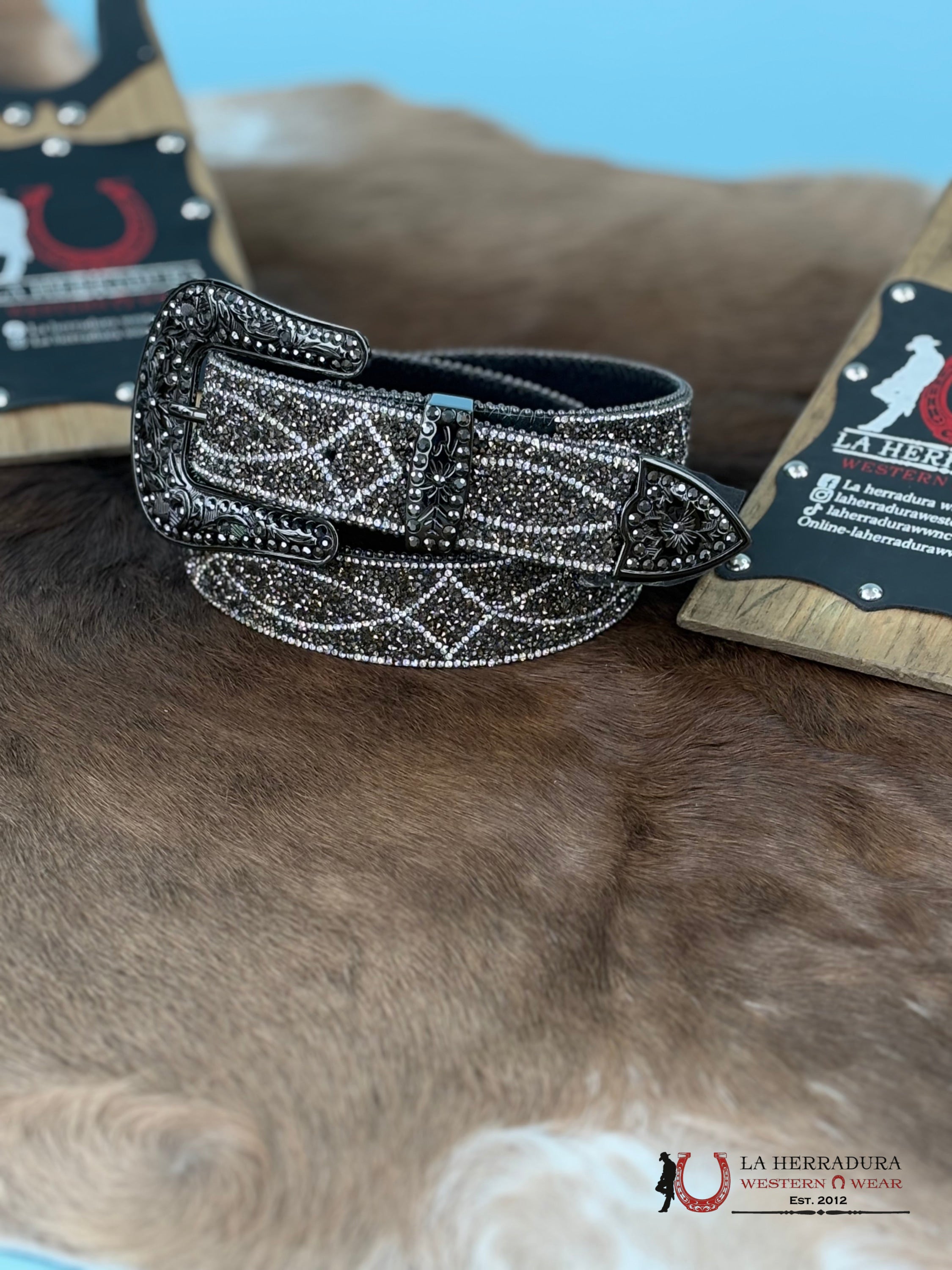 Angel Ranch Western Womens Belt Leather Hematite Resin Beads Black D140009401 Cinturones Mujeres