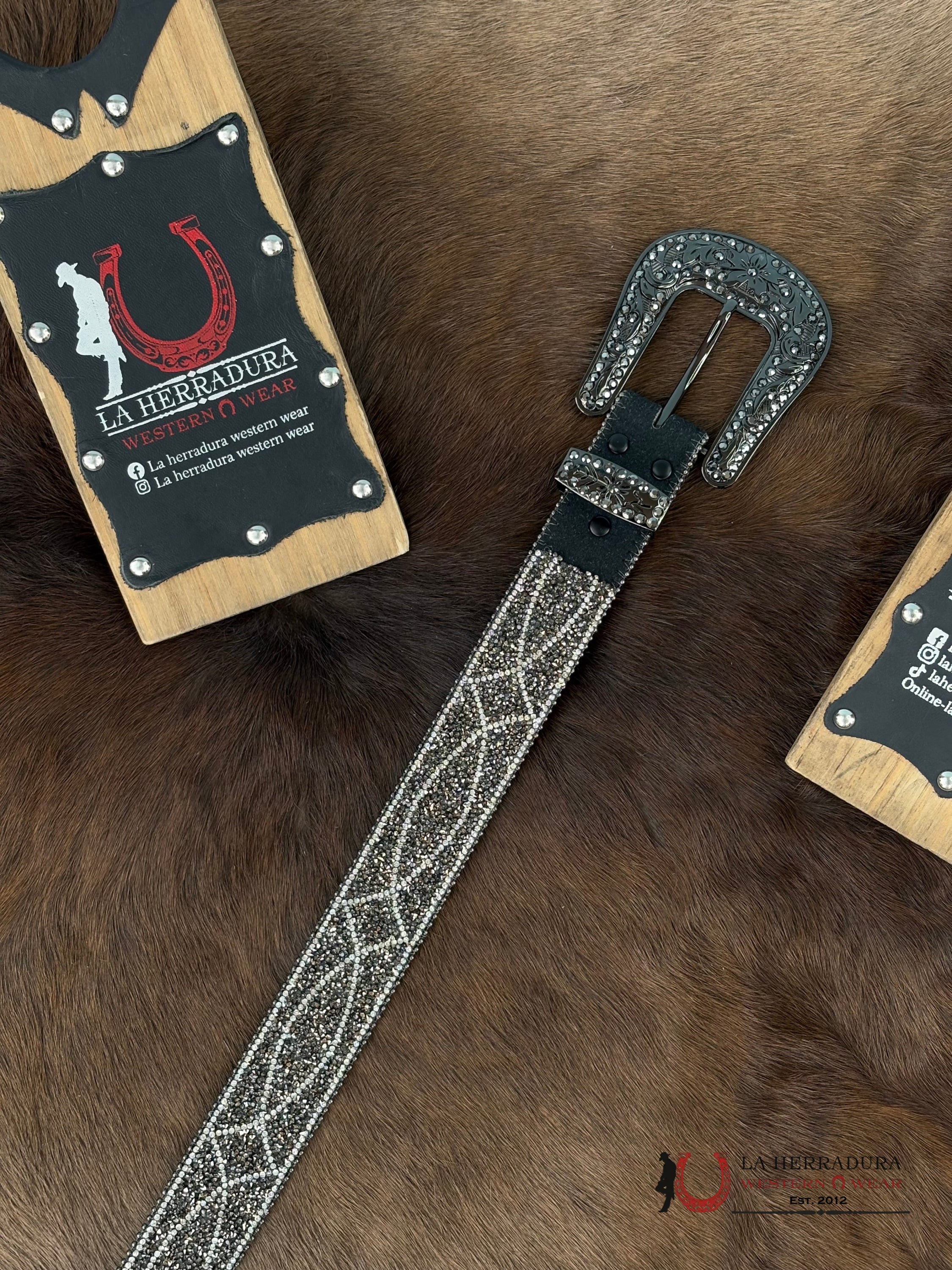 Angel Ranch Western Womens Belt Leather Hematite Resin Beads Black D140009401 Cinturones Mujeres