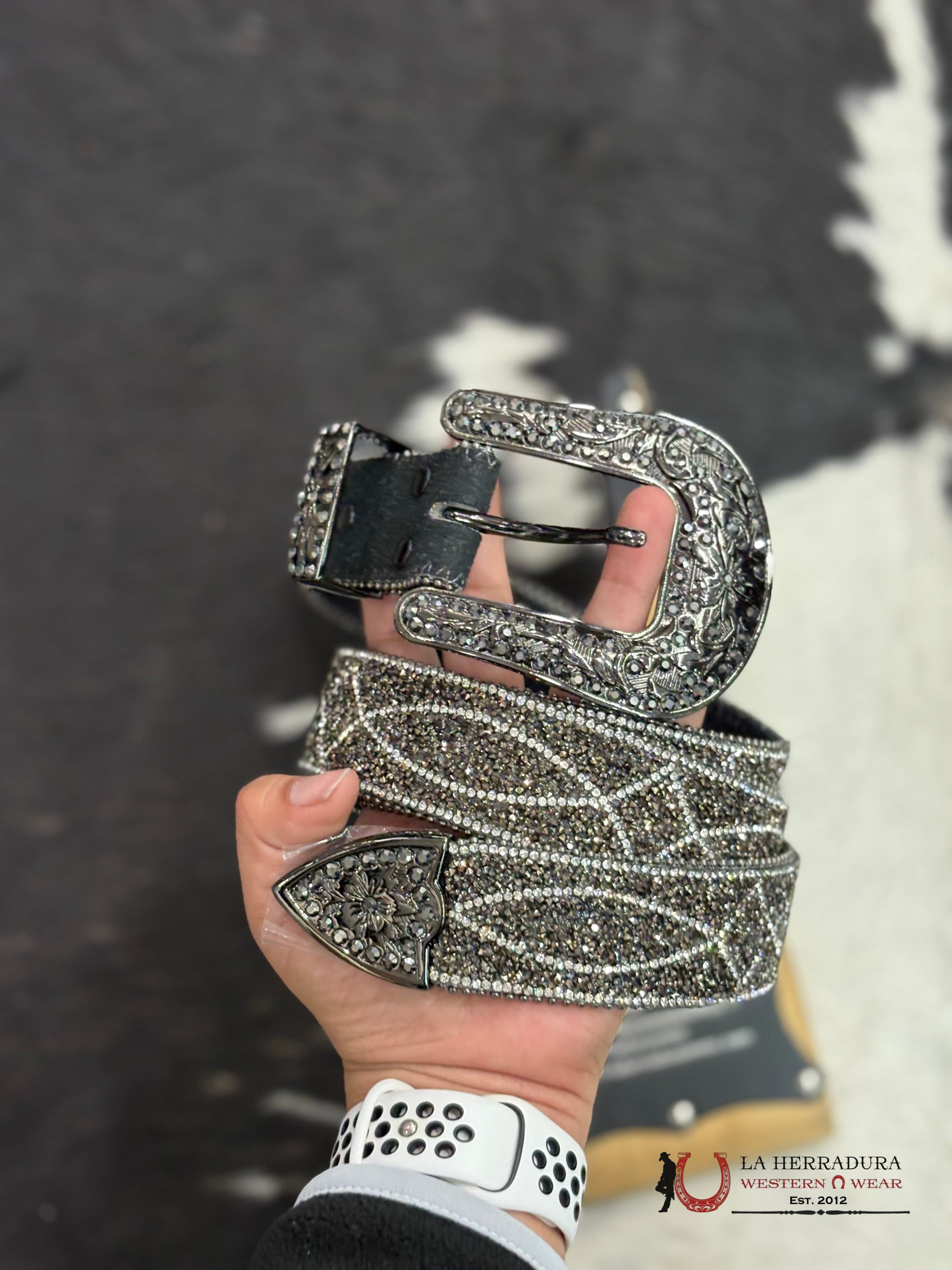 Angel Ranch Western Womens Belt Leather Hematite Resin Beads Black D140009401 Cinturones Mujeres