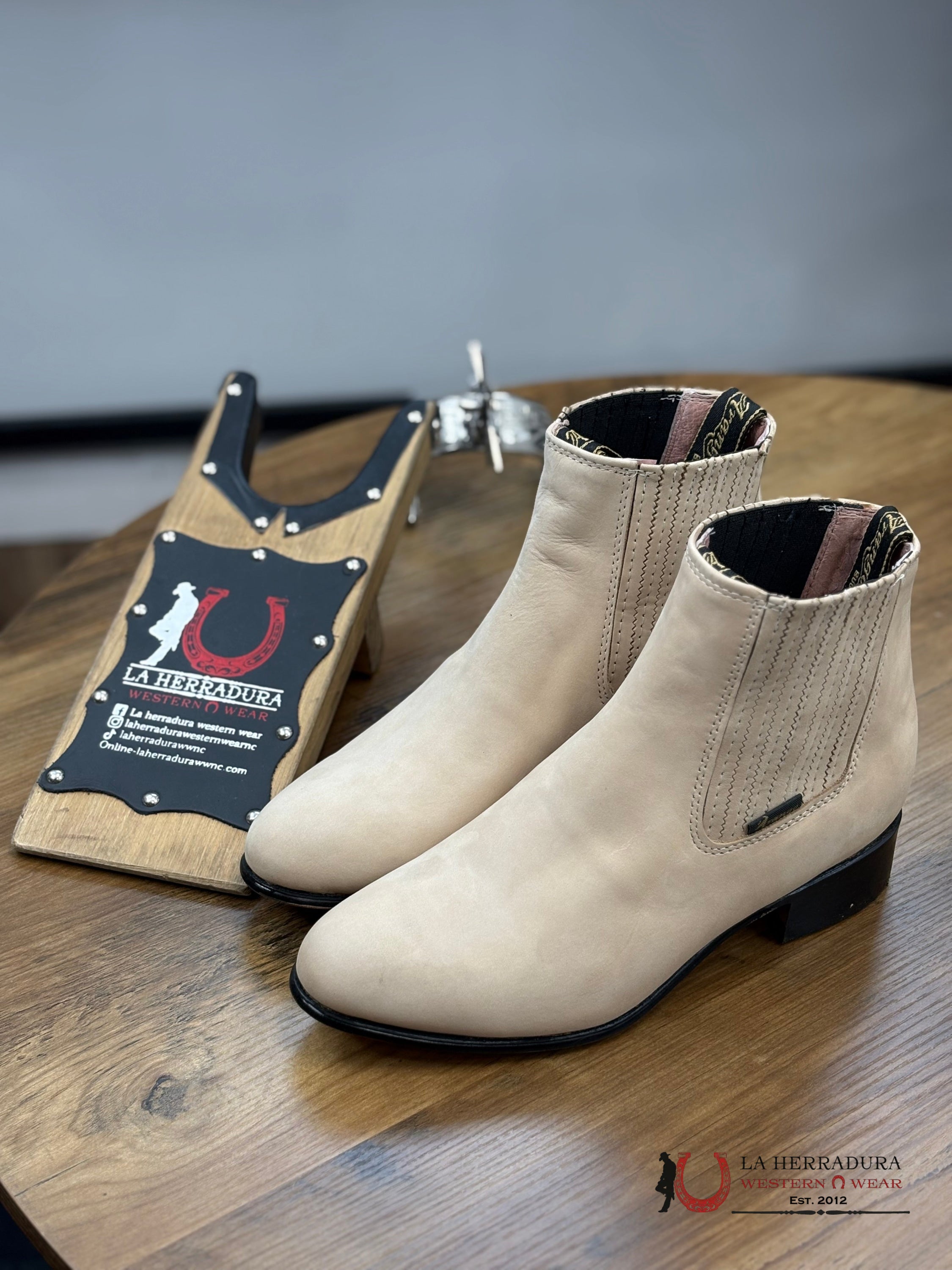 Arango Botín Charro Nobuck Marfil Botas Hombres