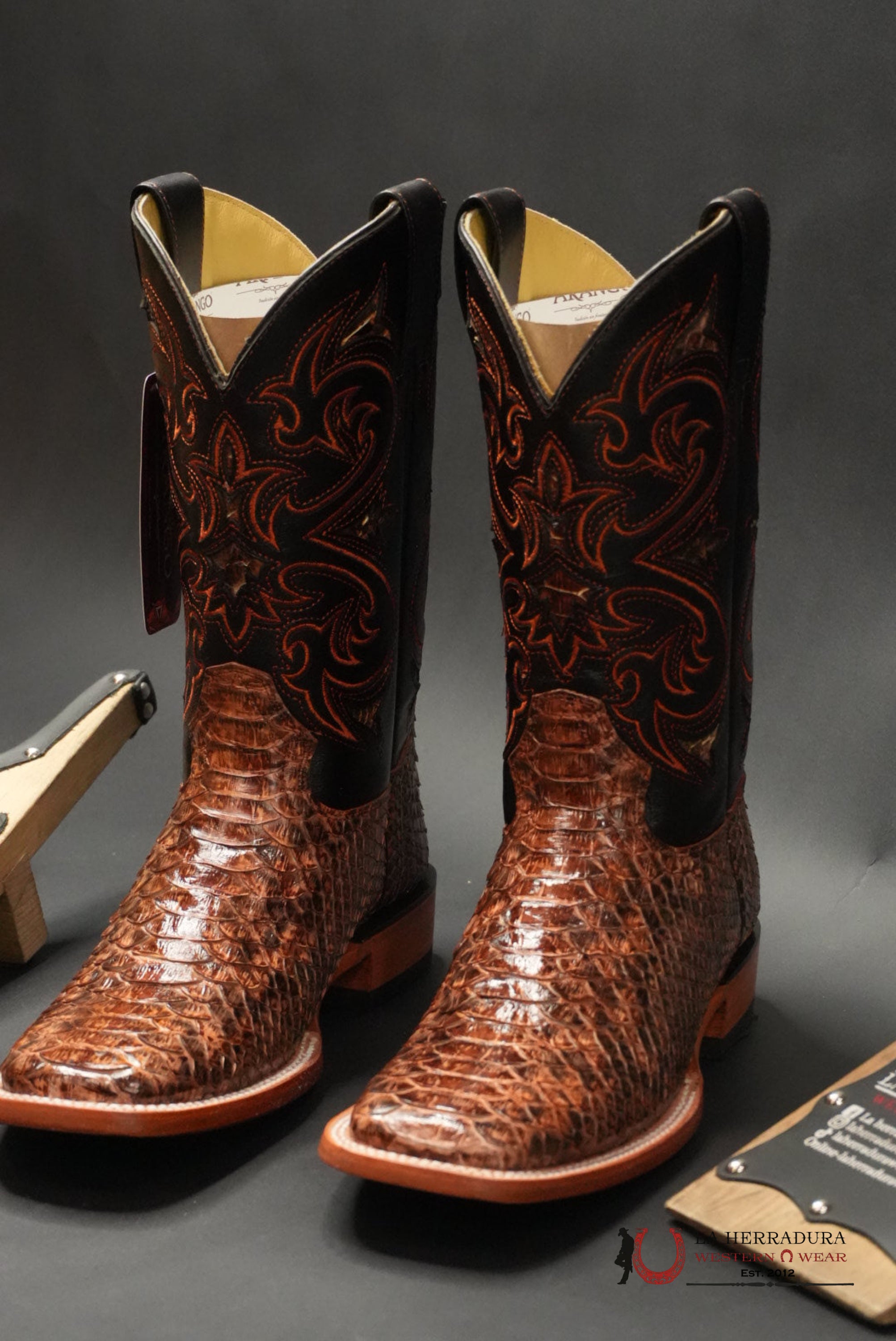 ARANGO BOOTS PRO-RODEO EXOTIC PYTHON COGÑAC BOTAS HOMBRES
