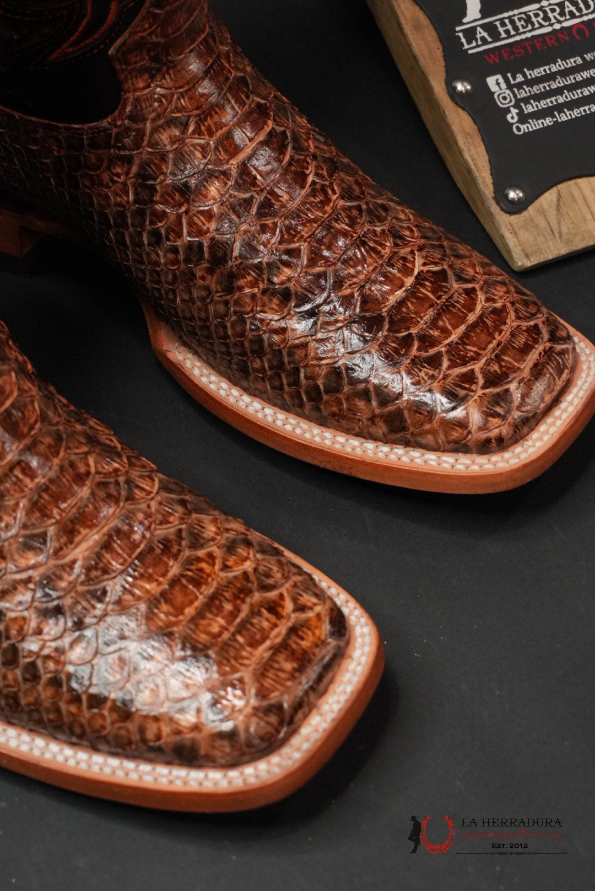 ARANGO BOOTS PRO-RODEO EXOTIC PYTHON COGÑAC BOTAS HOMBRES