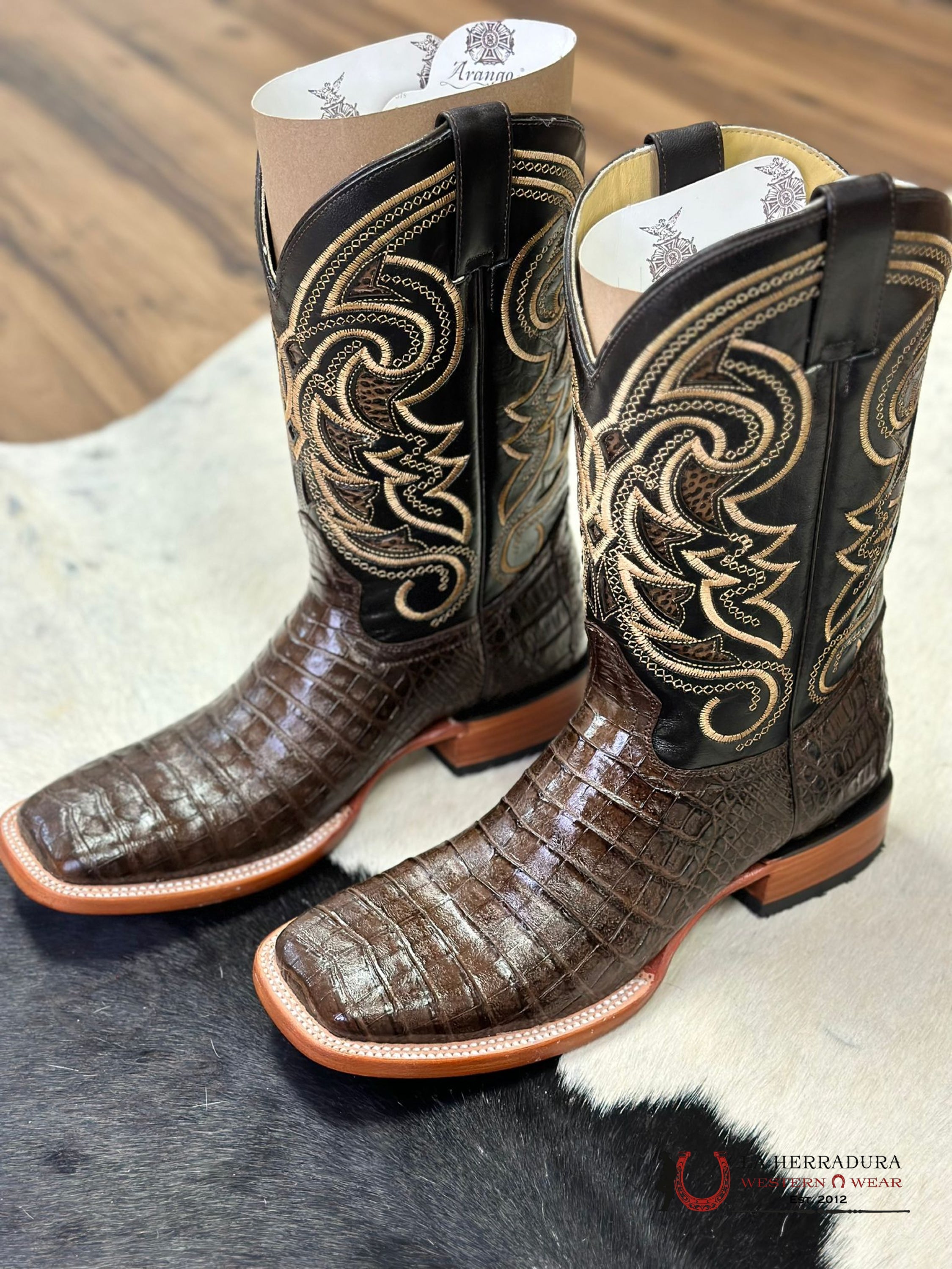 Arango Boots Pro-Rodeo Exotic Coco Belly Tabaco Botas Hombres