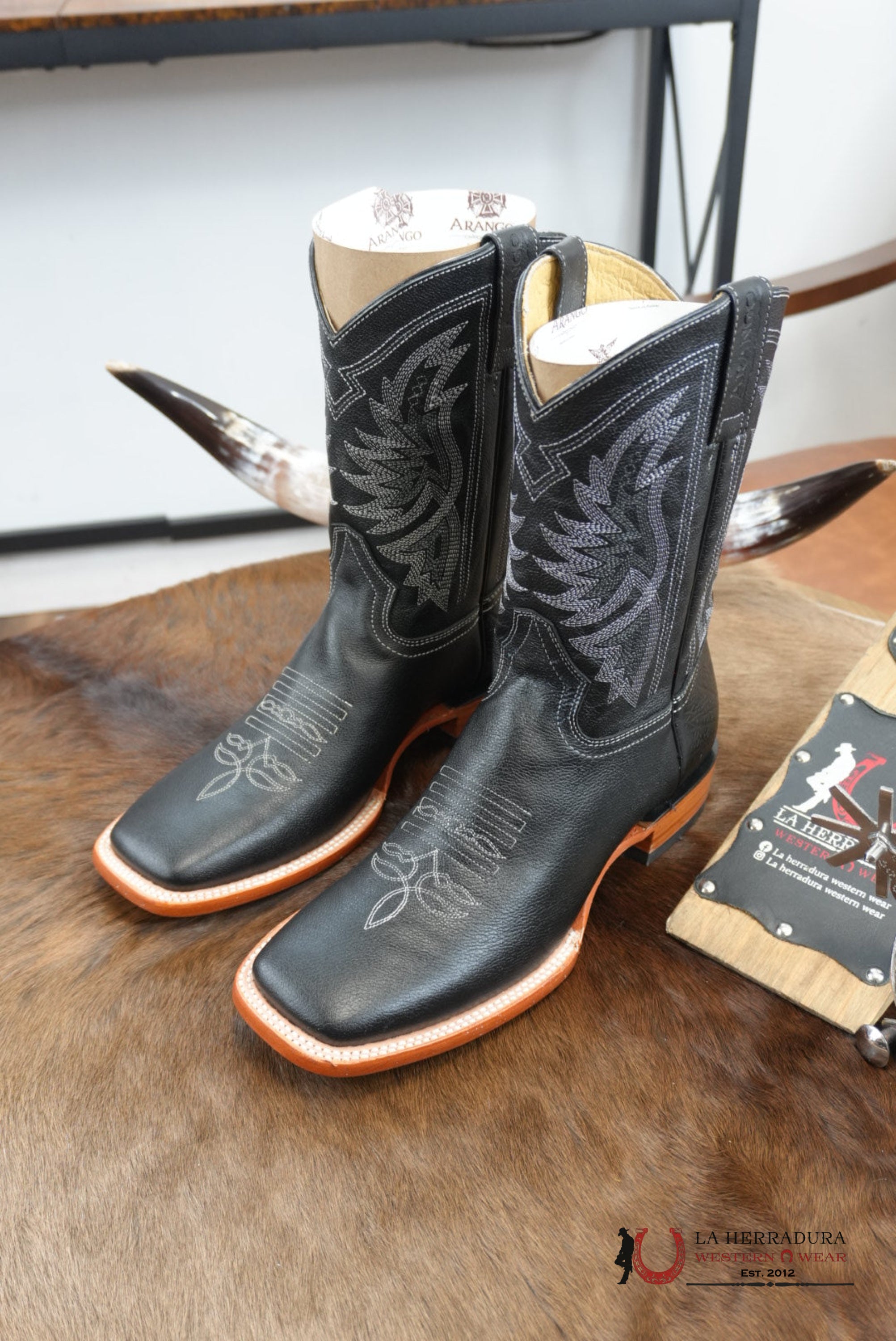 Arango Negro/Negro With Stiching Renegado Square Toe Boot- 4891 BOTAS HOMBRES