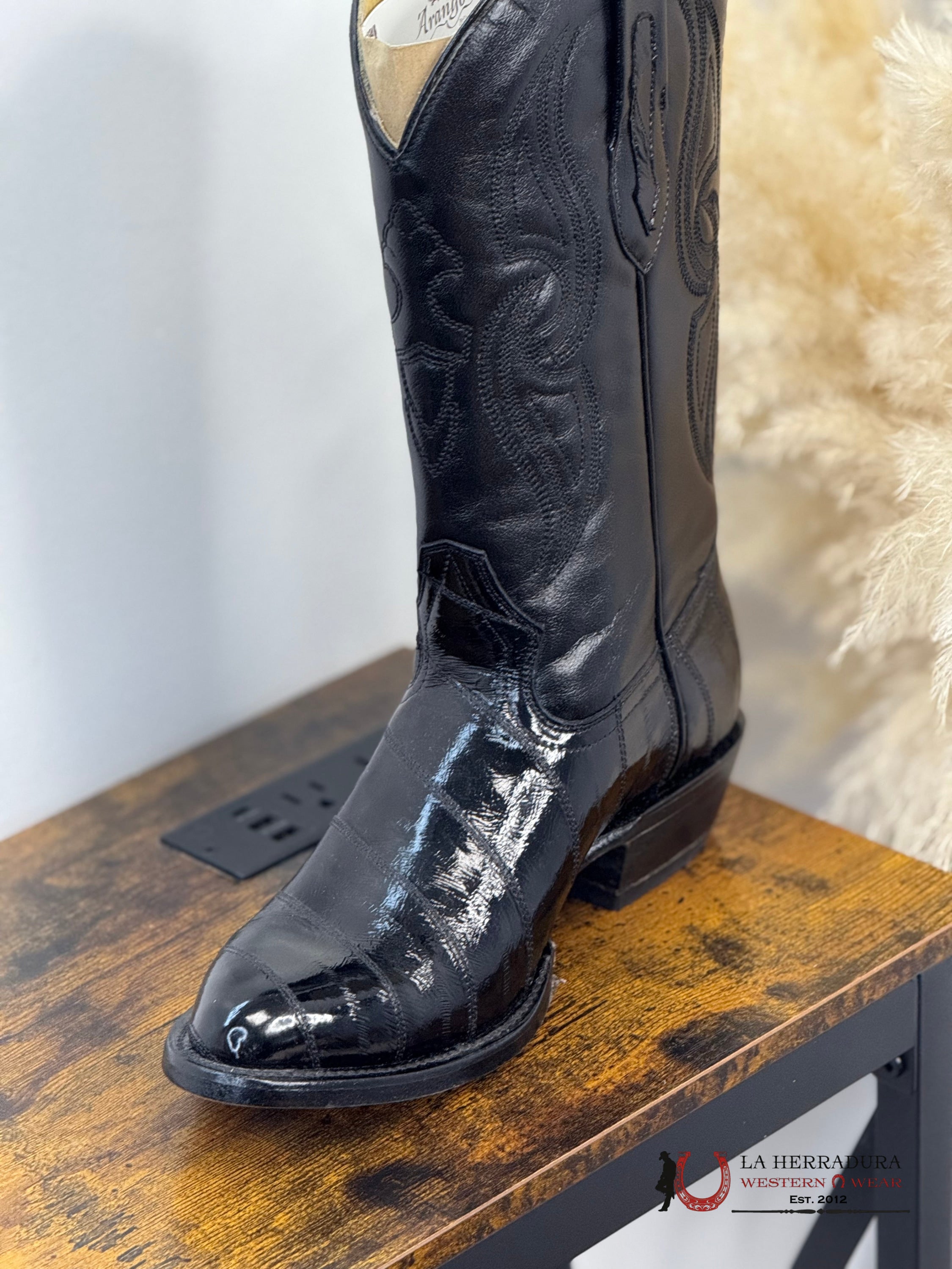 ARANGO SEMI-OVAL BOOTS BLACK EEL BOTAS HOMBRES