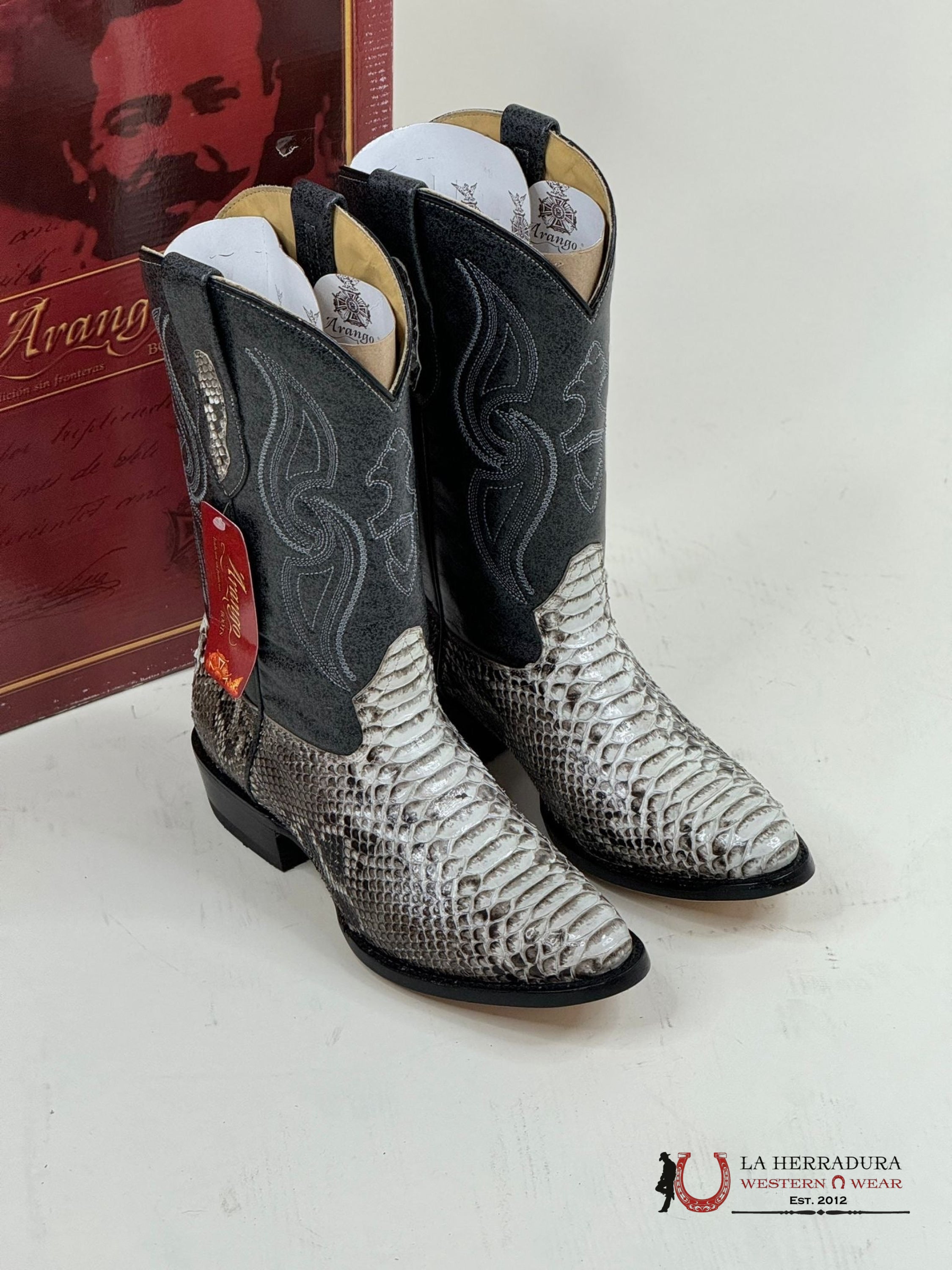 Arango Boots Semi-Oval Exotic Python Natural Botas Hombres