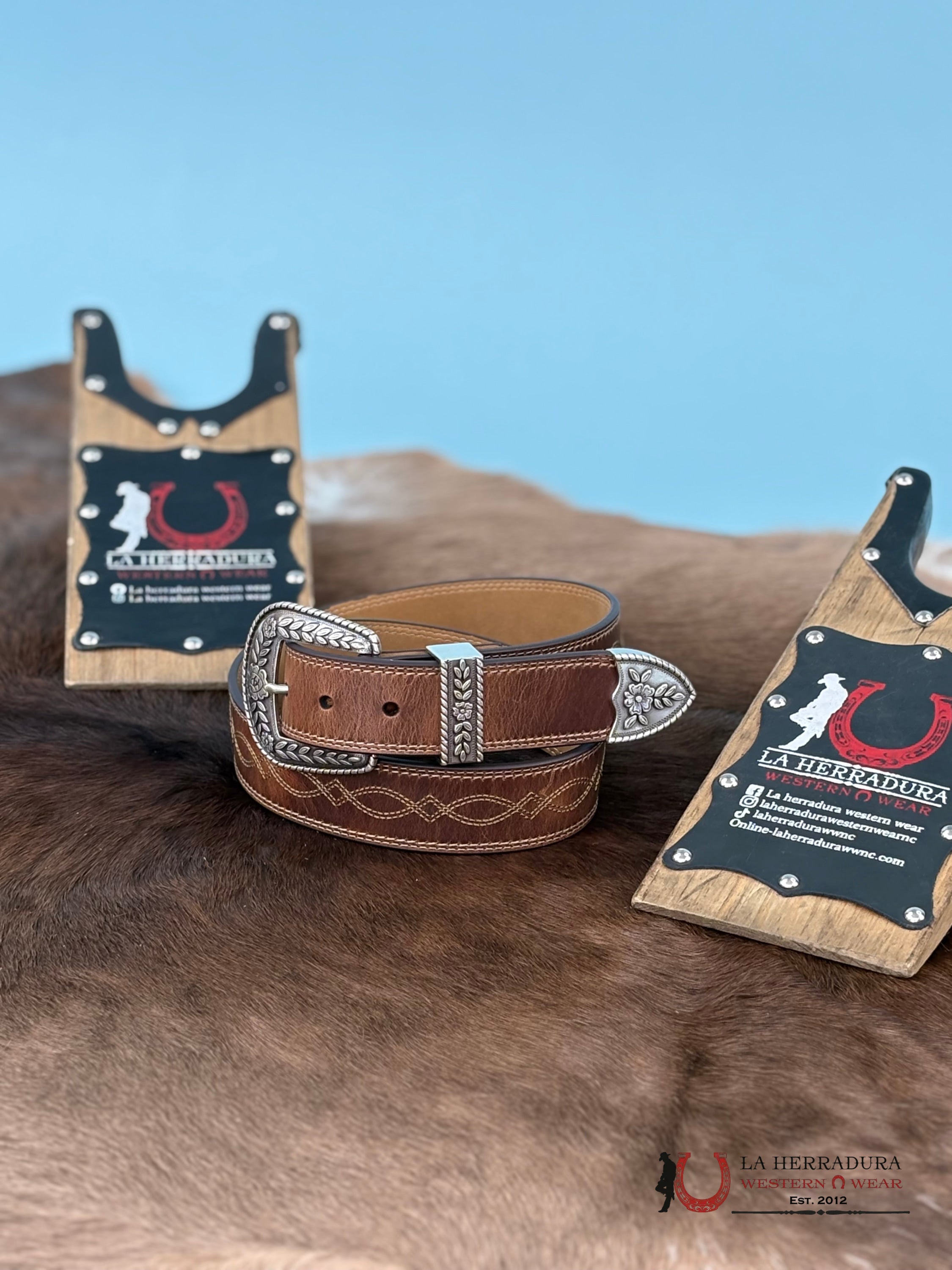 Ariat Belt Brown/ Tan Stitched Silver Buckle Cinturones Mujeres