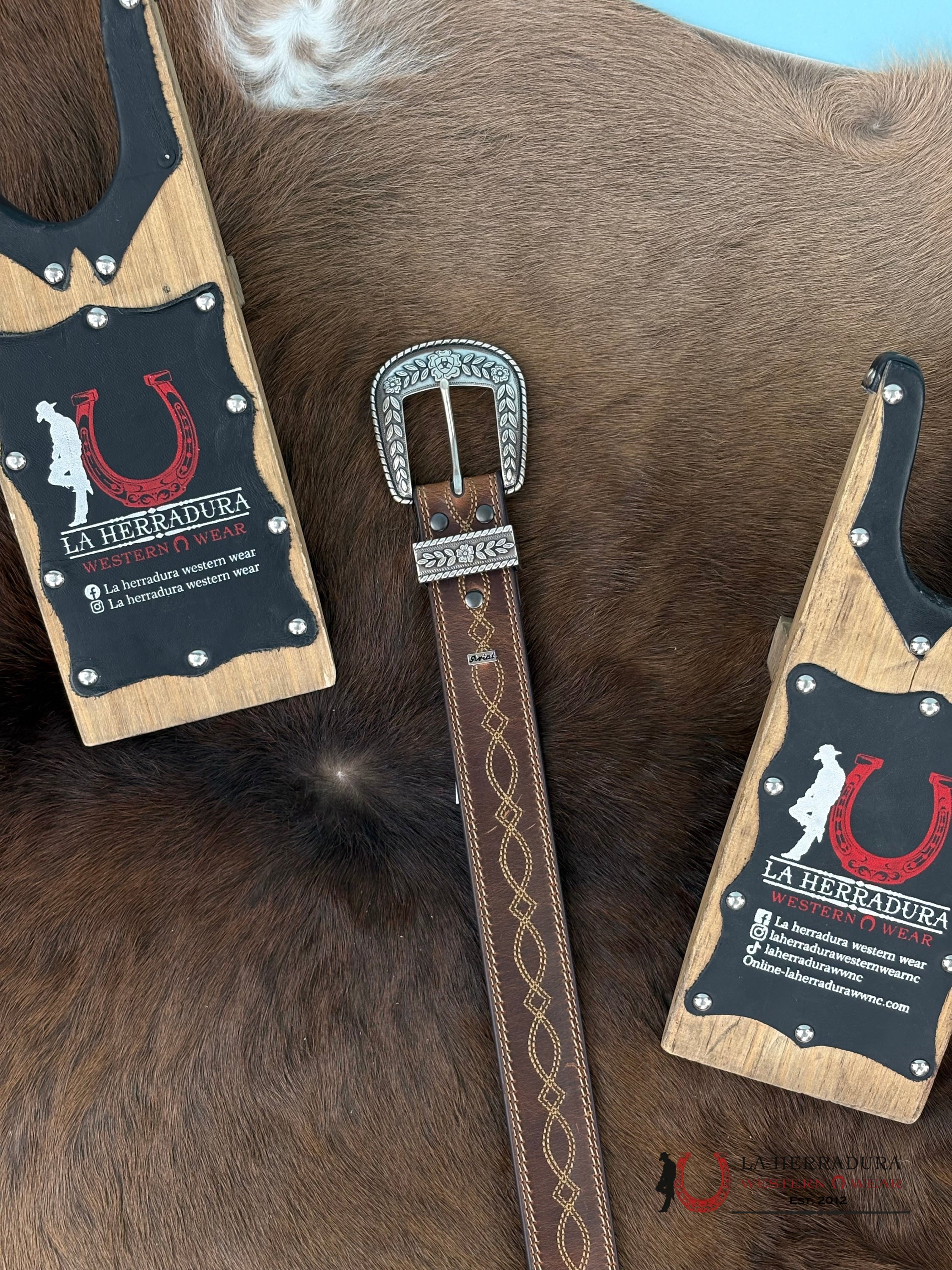 Ariat Belt Brown/ Tan Stitched Silver Buckle Cinturones Mujeres