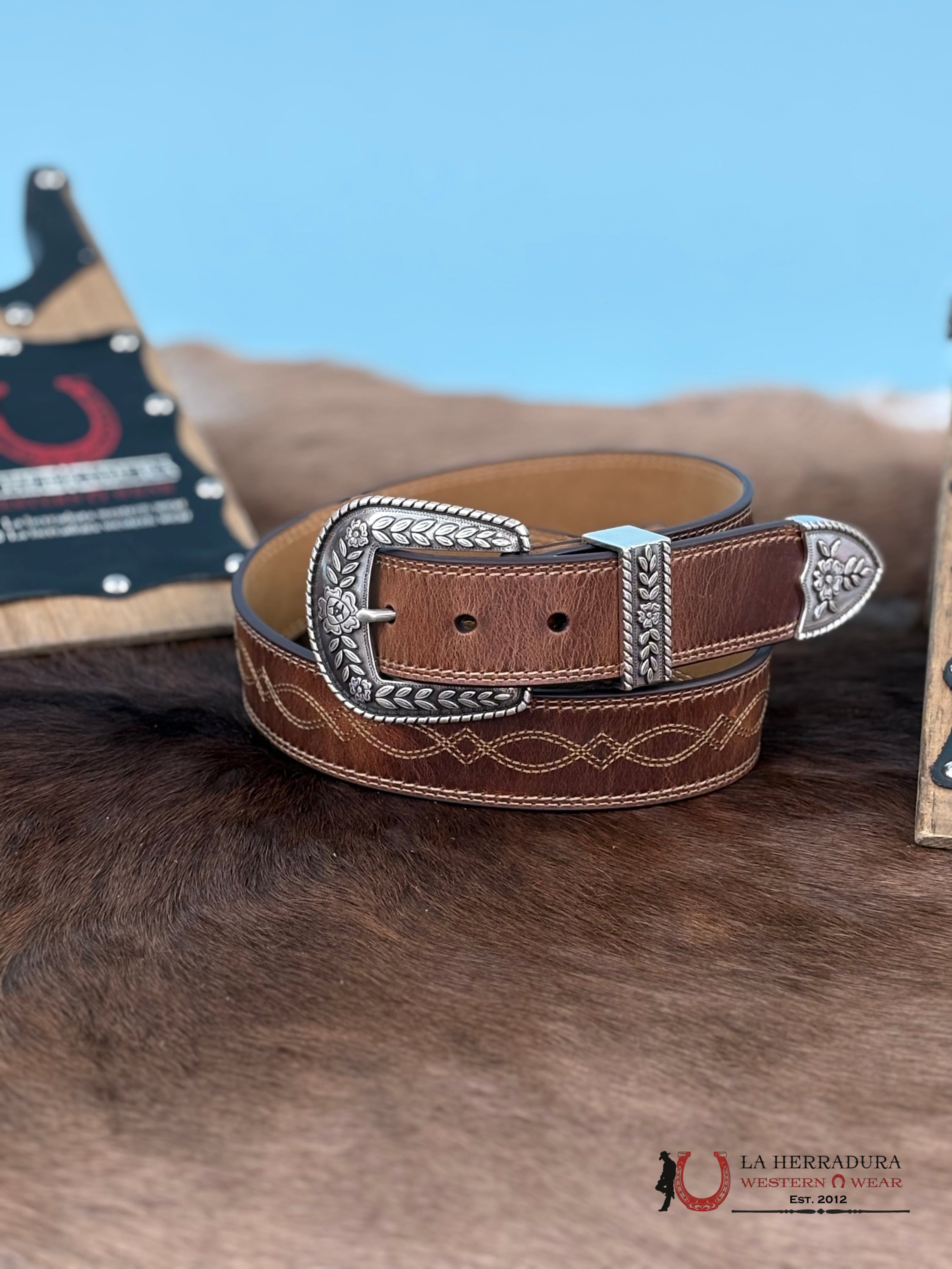 Ariat Belt Brown/ Tan Stitched Silver Buckle Cinturones Mujeres