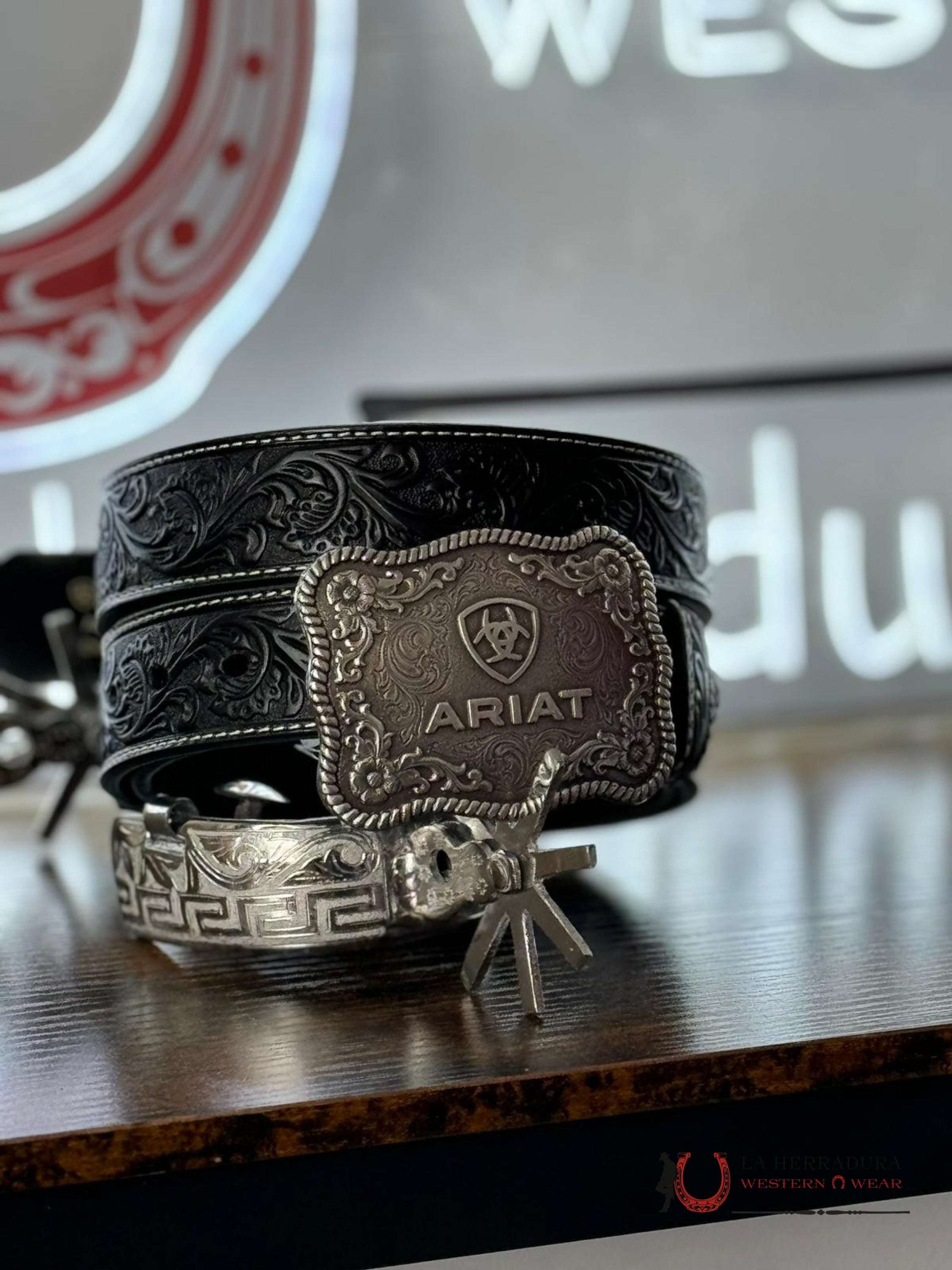 Ariat Belt Hand Tooled Black Silver Buckle Cinturones Mujeres
