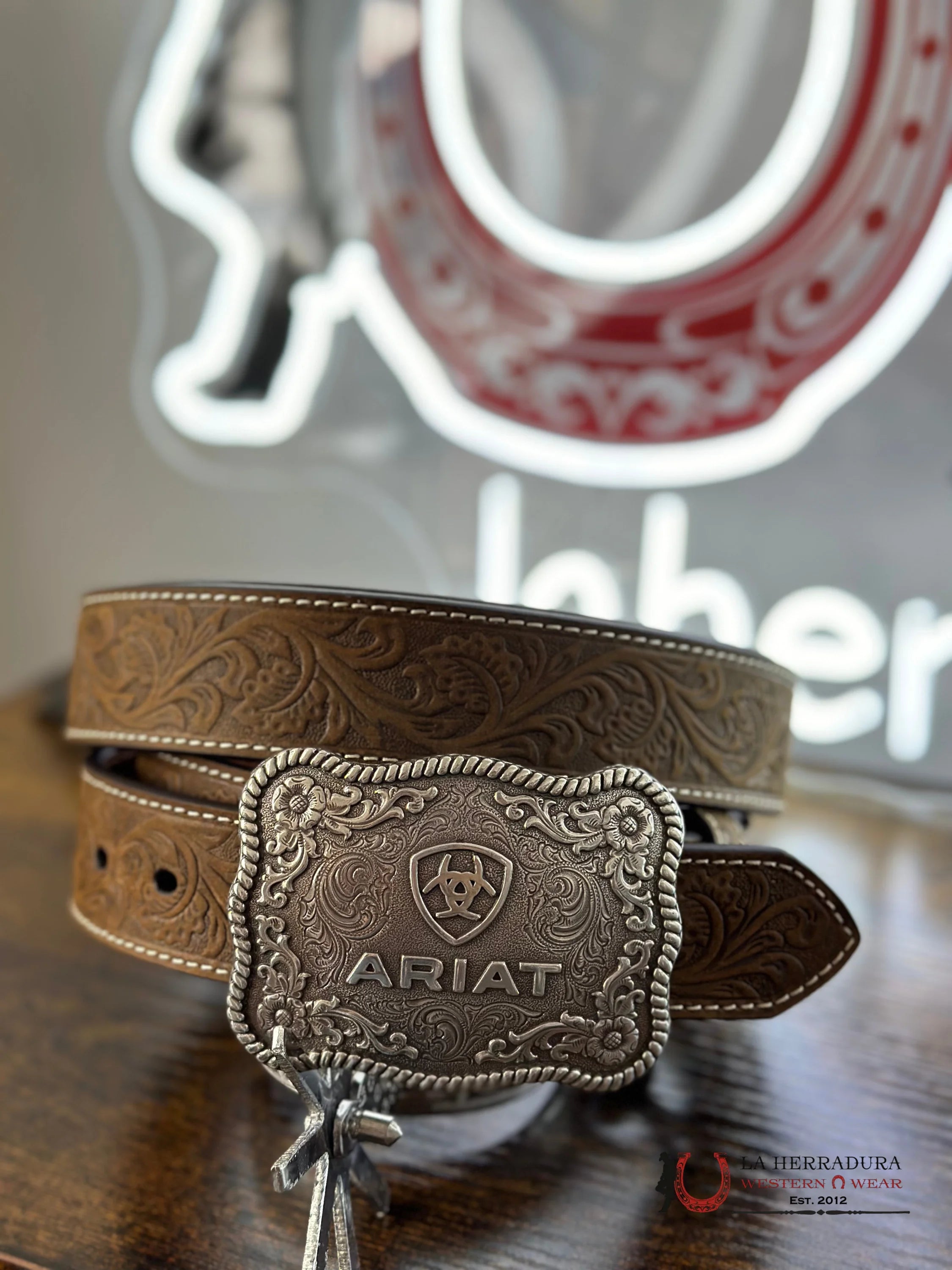 Ariat Belt Hand Tooled Sand Silver Buckle Cinturones Mujeres