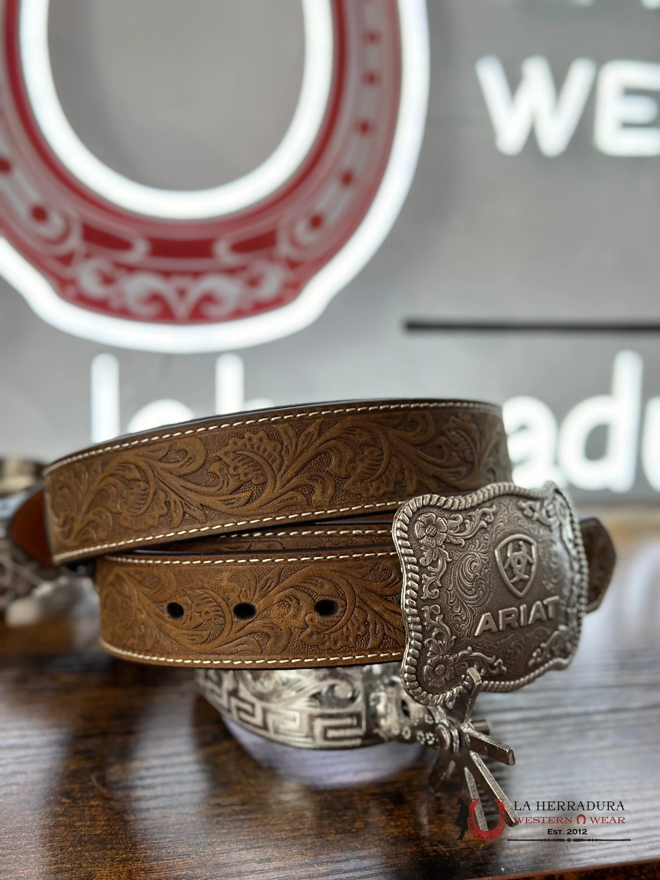 Ariat Belt Hand Tooled Sand Silver Buckle Cinturones Mujeres