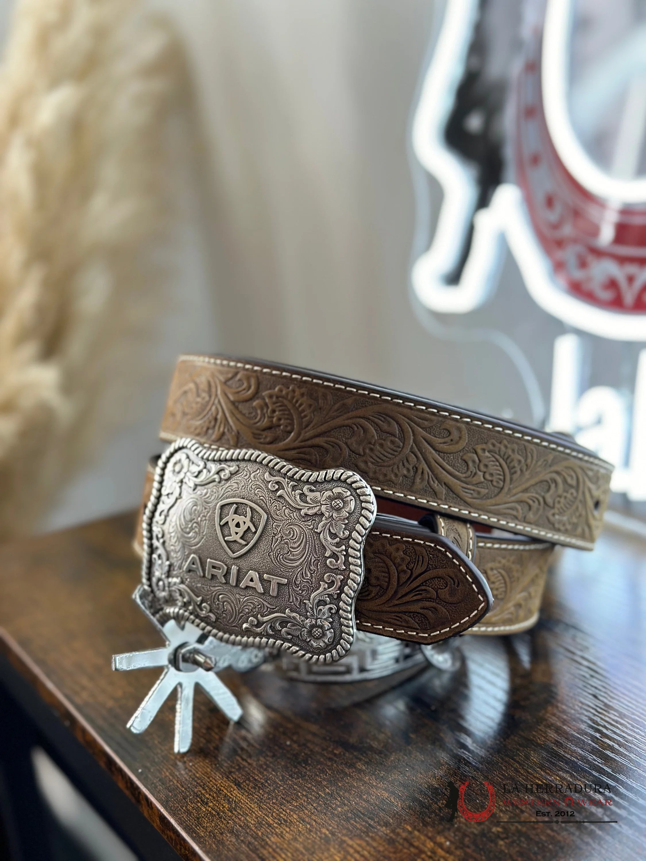 Ariat Belt Hand Tooled Sand Silver Buckle Cinturones Mujeres