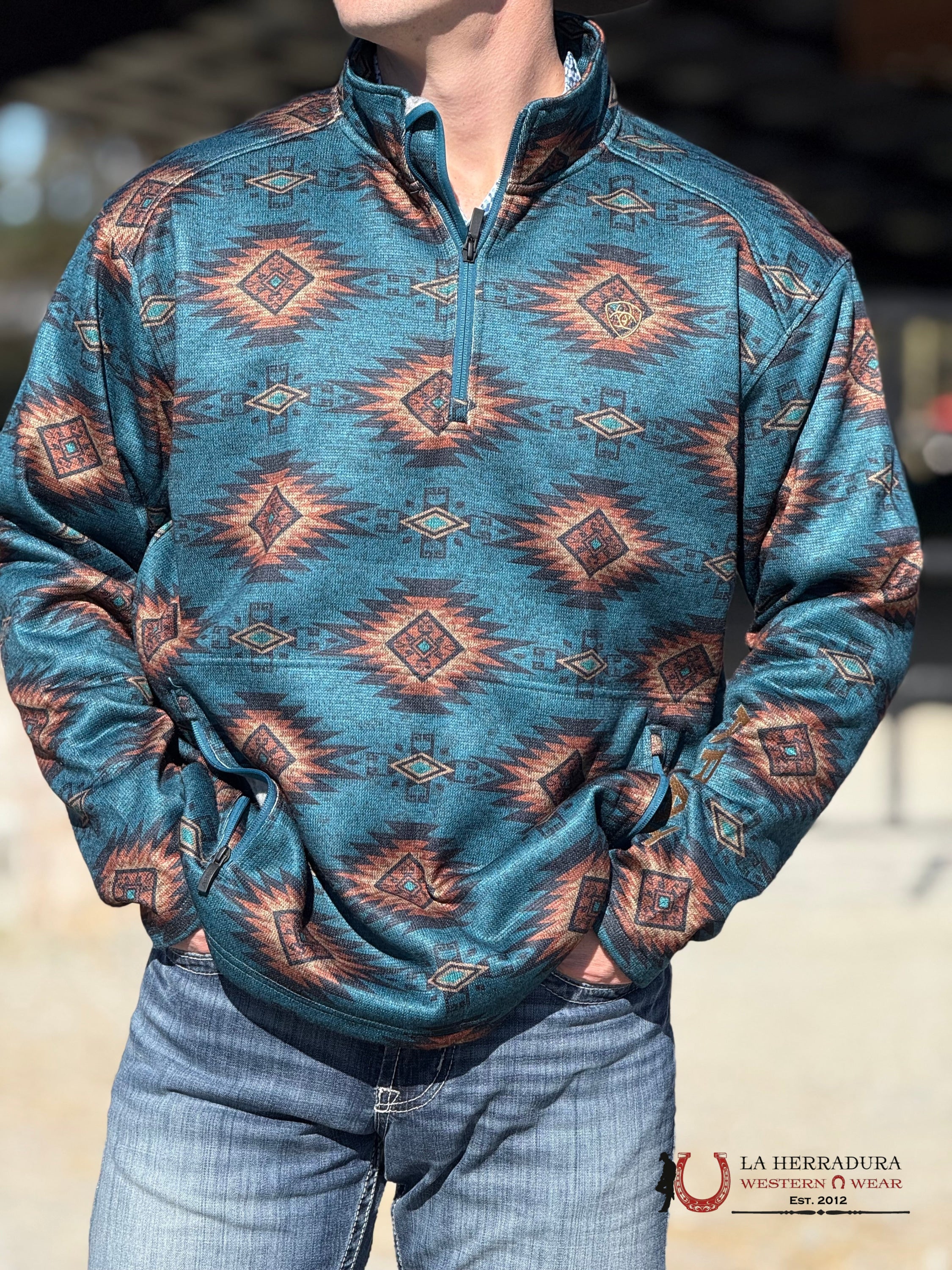 Ariat Blue Coral Southwest Caldwell Logo 1/4 Zip Up Sweater- 3016 Ropa Hombres
