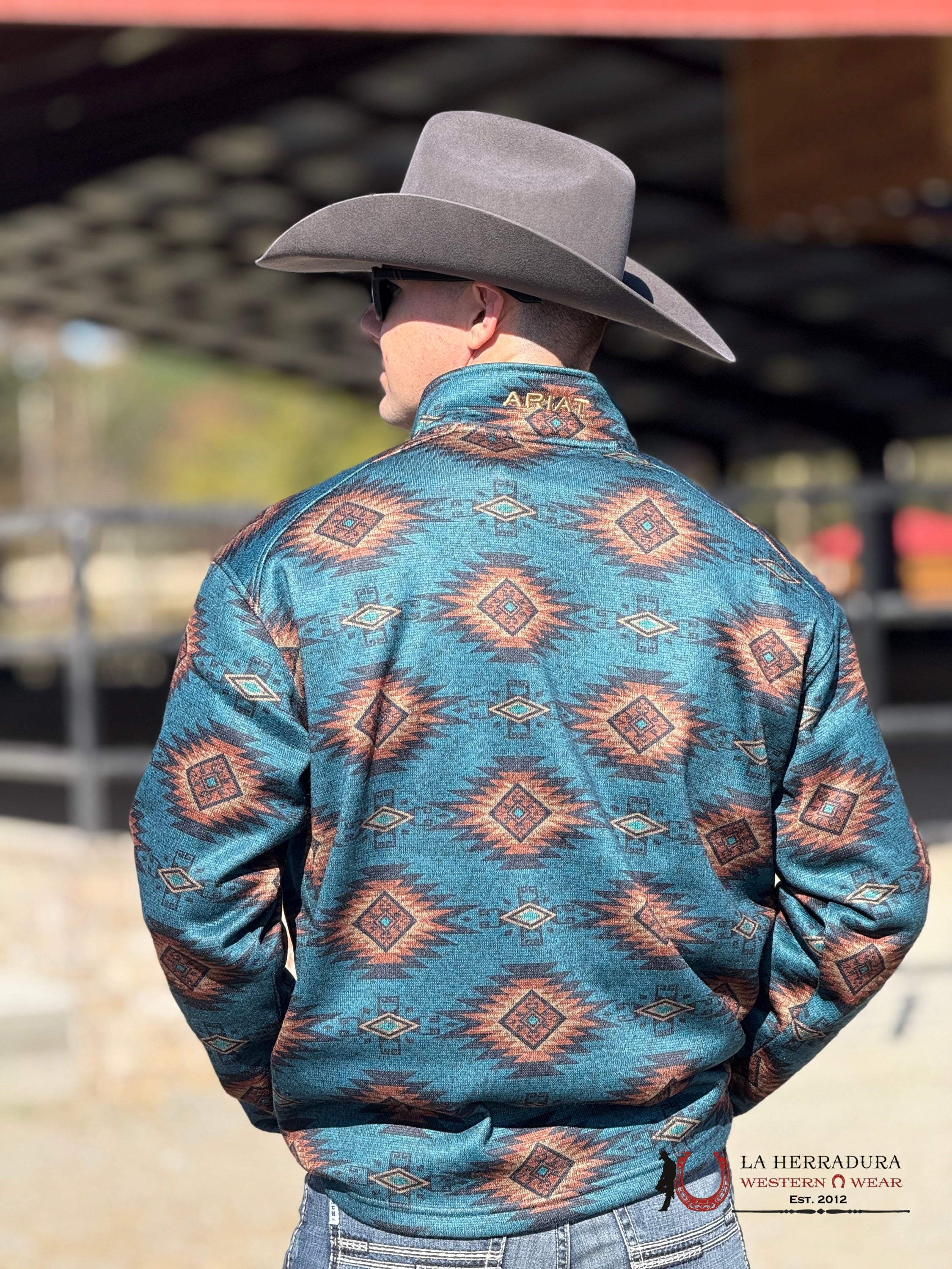 Ariat Blue Coral Southwest Caldwell Logo 1/4 Zip Up Sweater- 3016 Ropa Hombres