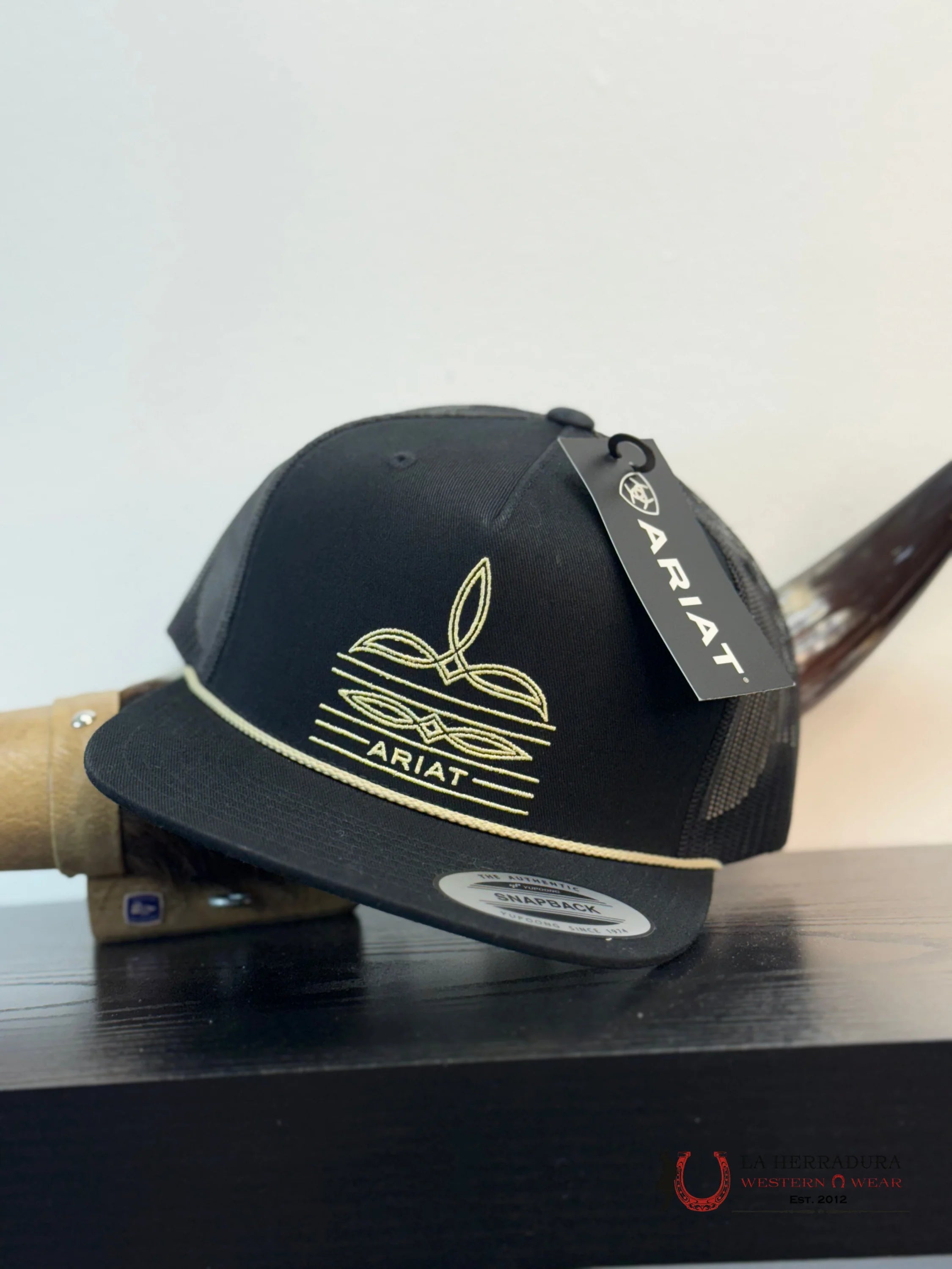 ARIAT CAP BLACK AND TAN CAPS MENS GORRAS HOMBRES