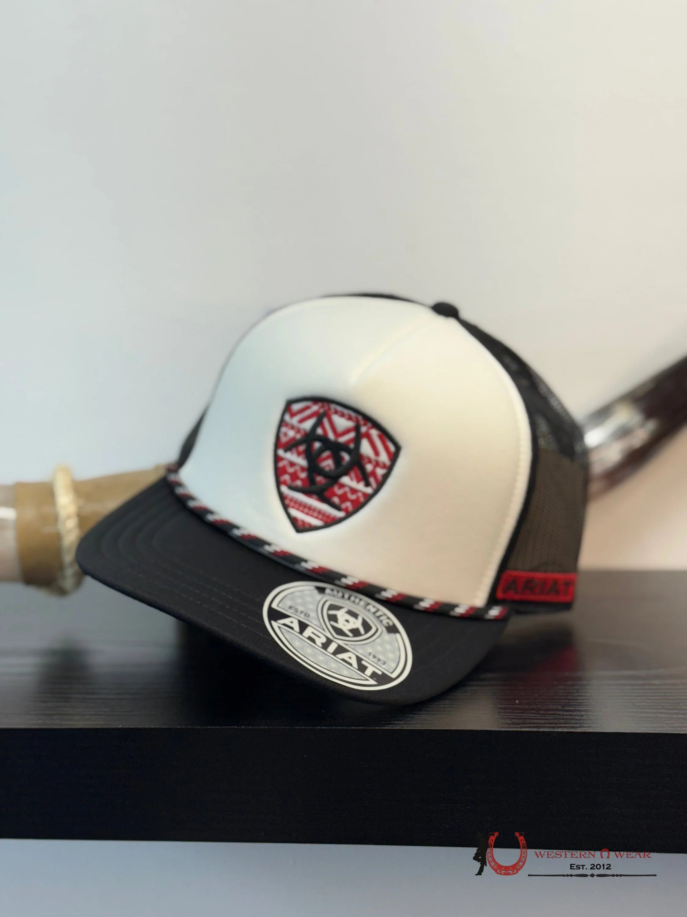 ARIAT CAP BLACK WITH RED CAPS MENS GORRAS HOMBRES