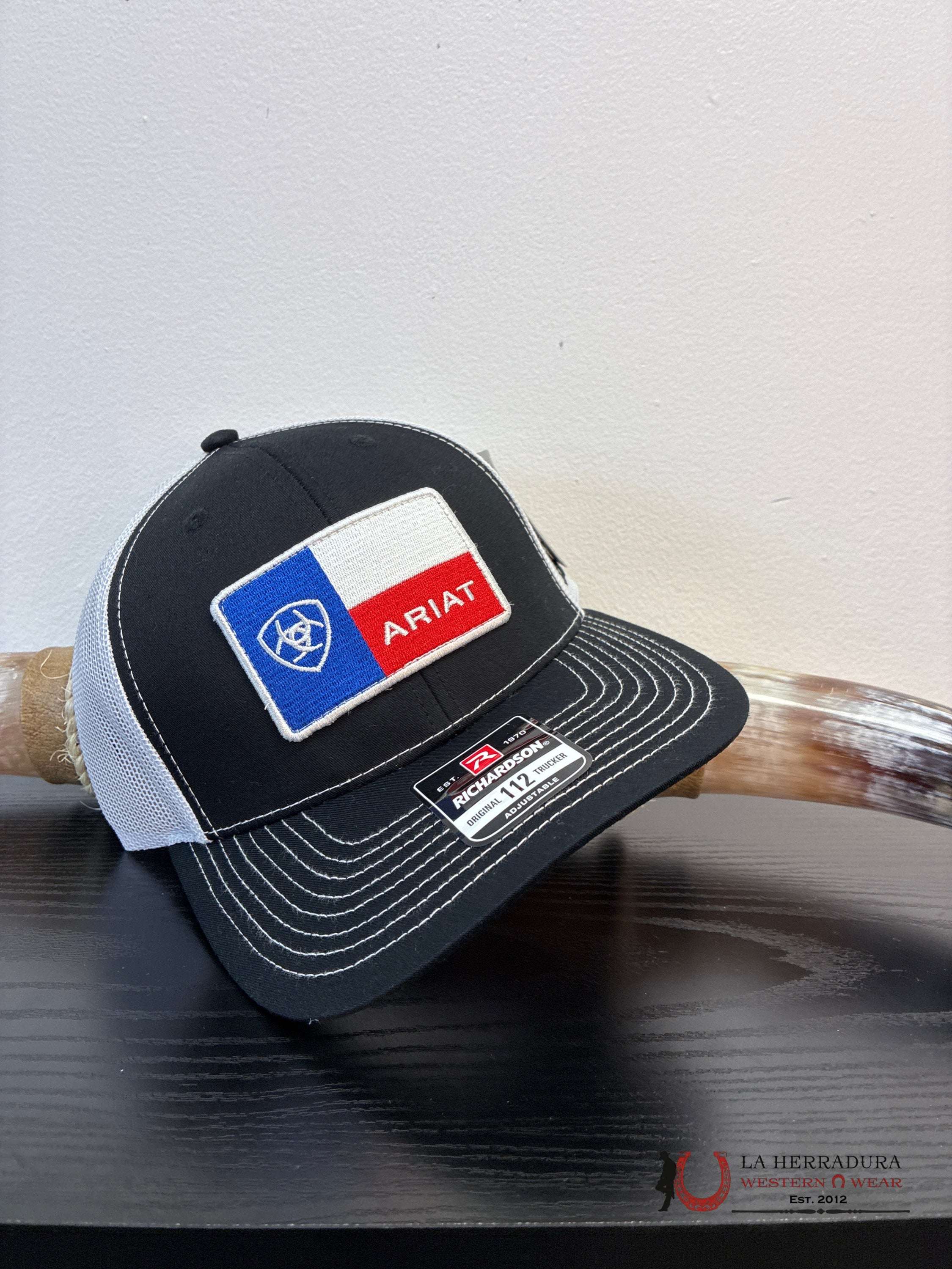 ARIAT CAP BLACK WITH TEXS COLOR FLAG CAPS MENS GORRAS HOMBRES