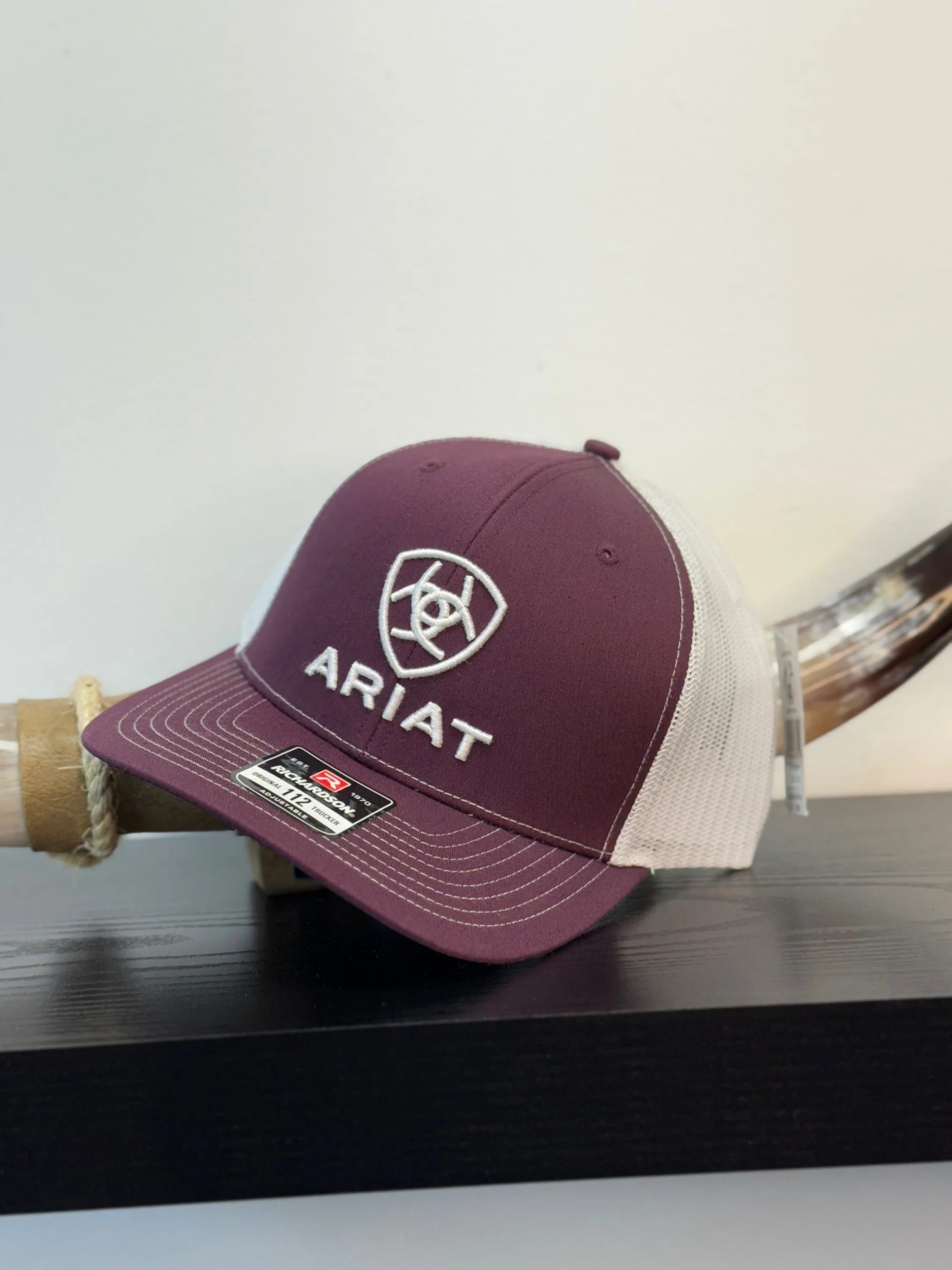 ARIAT CAP Burgundy and WHITE CAPS MENS GORRAS HOMBRES