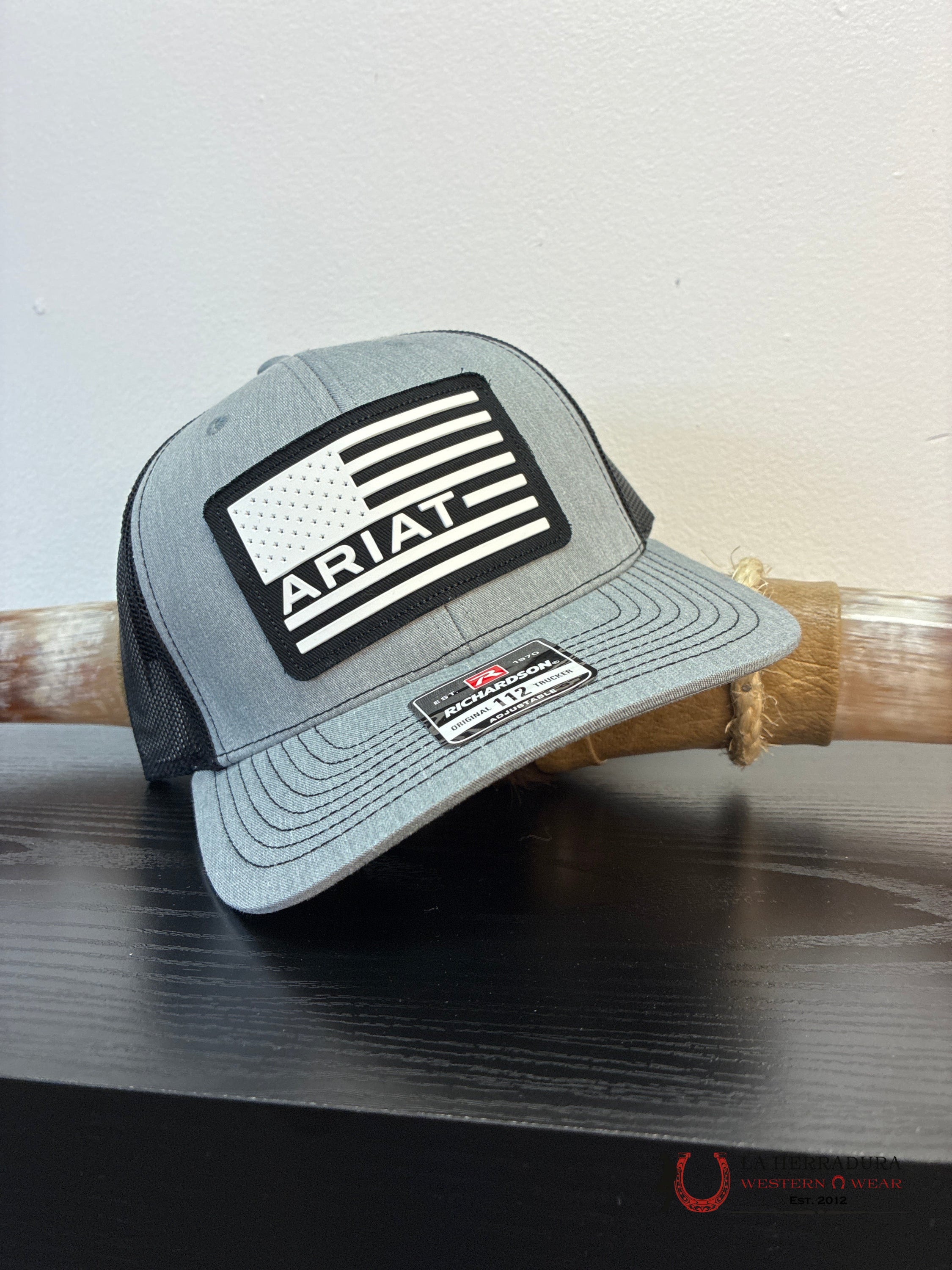 ARIAT CAP GREY WITH AMERICAN FLAG CAPS MENS GORRAS HOMBRES