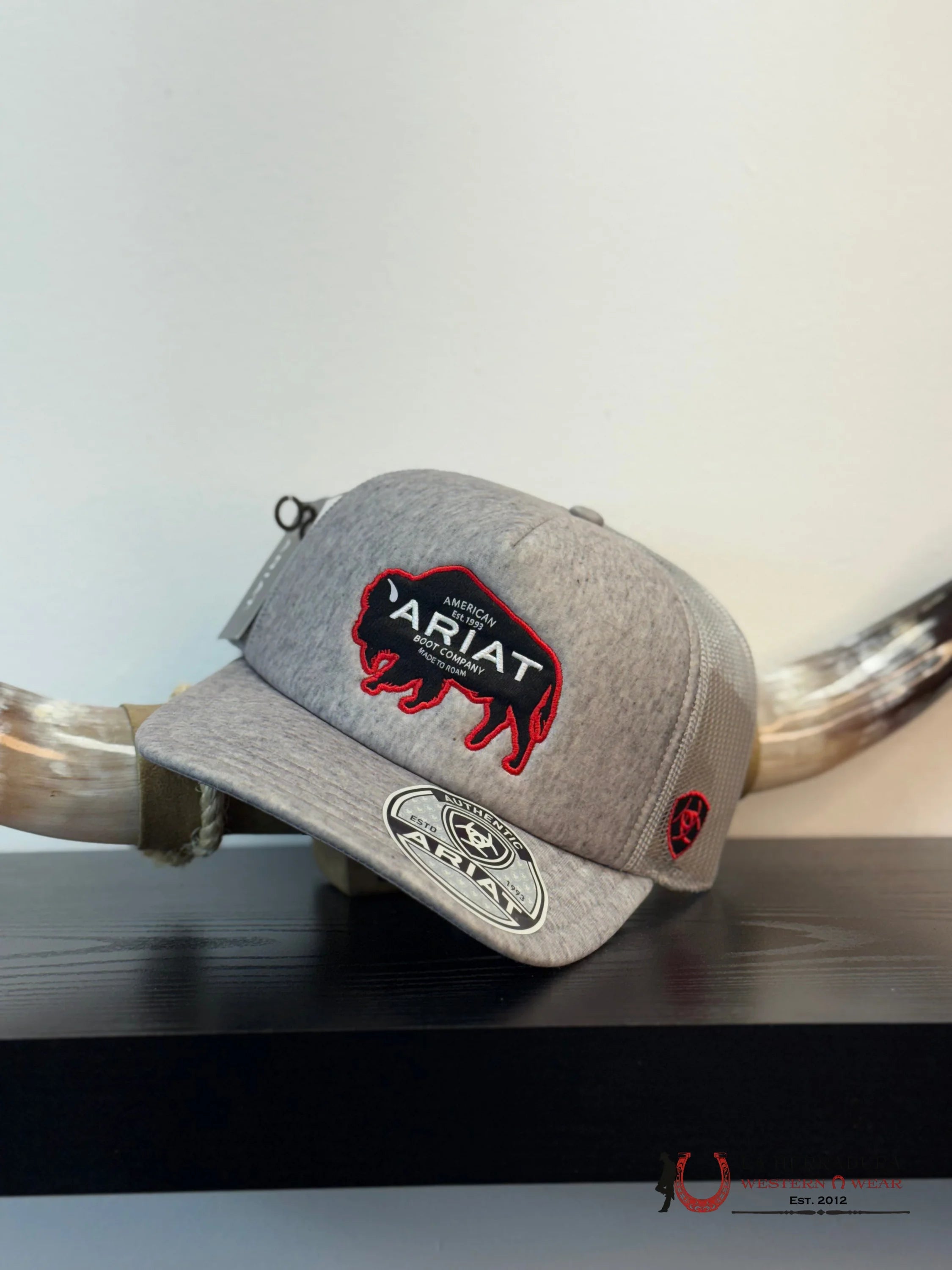 ARIAT CAP GREY WITH RED CAPS MENS GORRAS HOMBRES