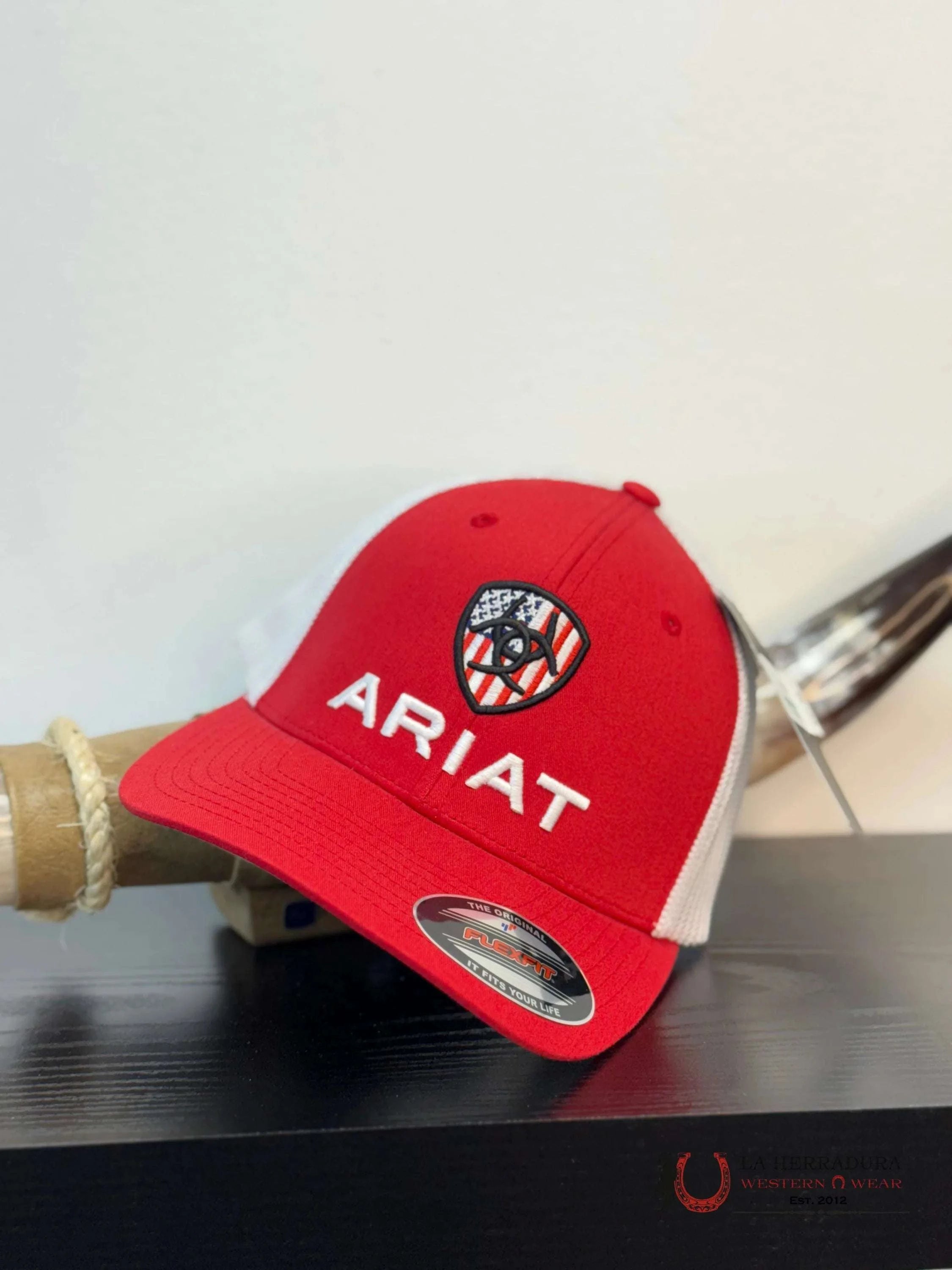 ARIAT CAP RED WITH AMERICAN FLAG COLOR CAPS MENS GORRAS HOMBRES