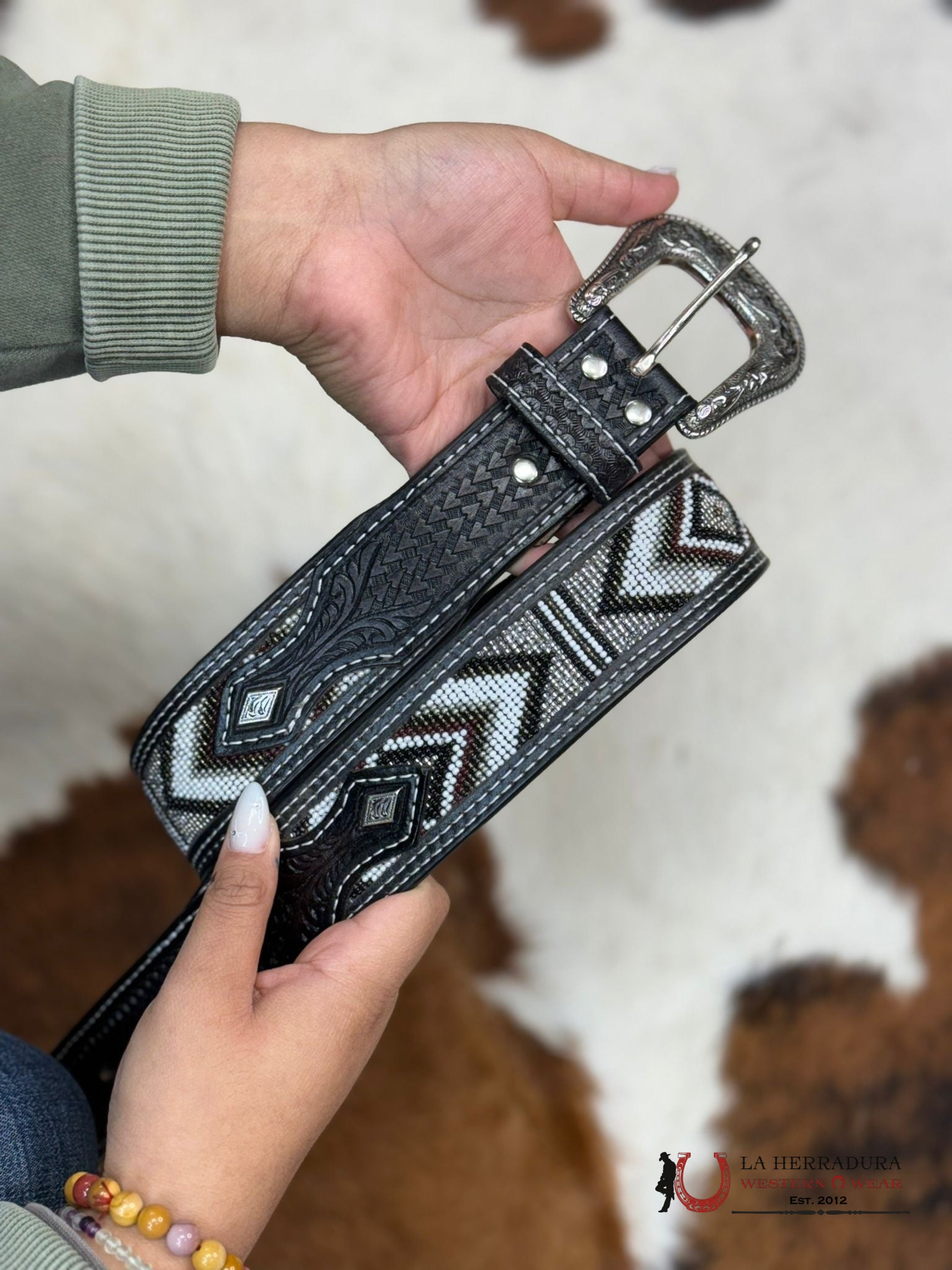 Ariat Cinturón Black & White Aztec Beaded Cinturones Hombres
