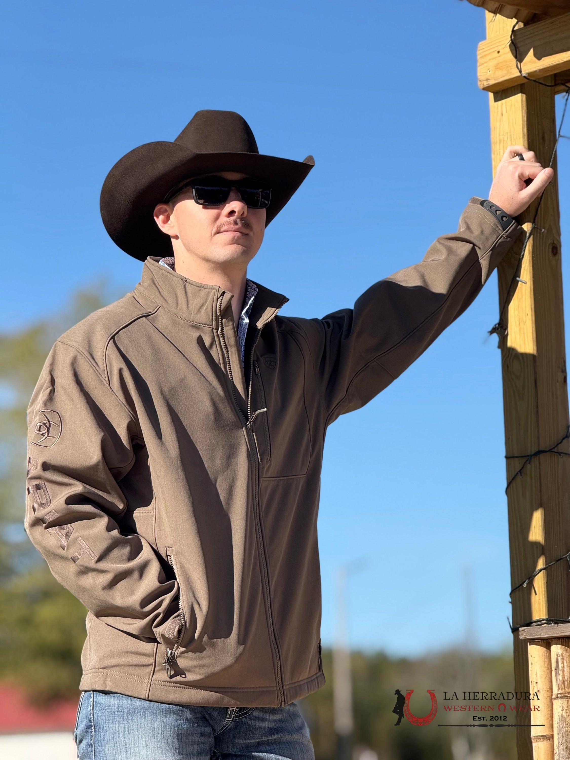 Ariat Jacket Logo 2.0 Softsehll Crocodile Heather- 8157 Ropa Hombres