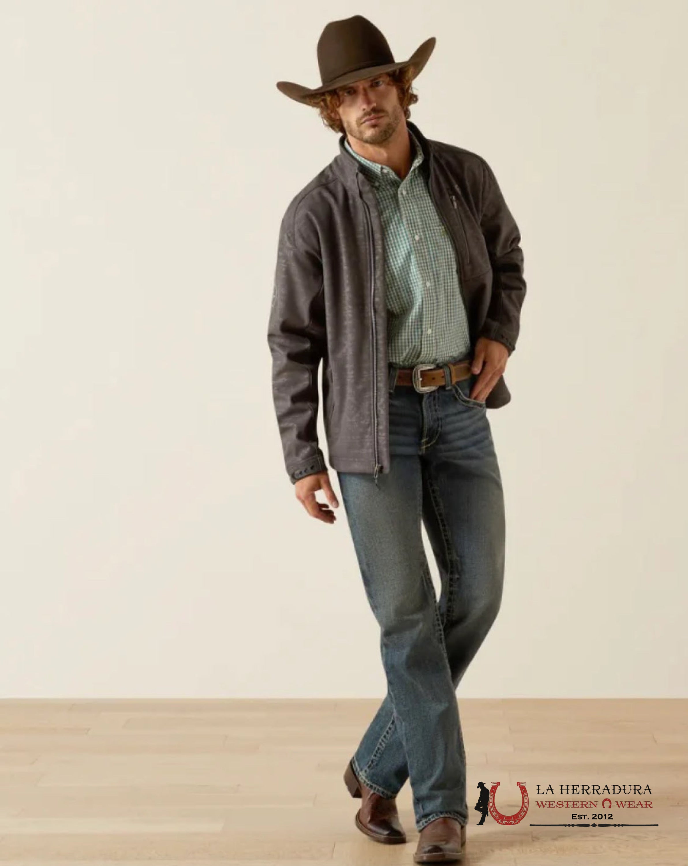 Ariat Jacket Logo 2.0 Softsehll Phantom Embossed- 8158 Ropa Hombres